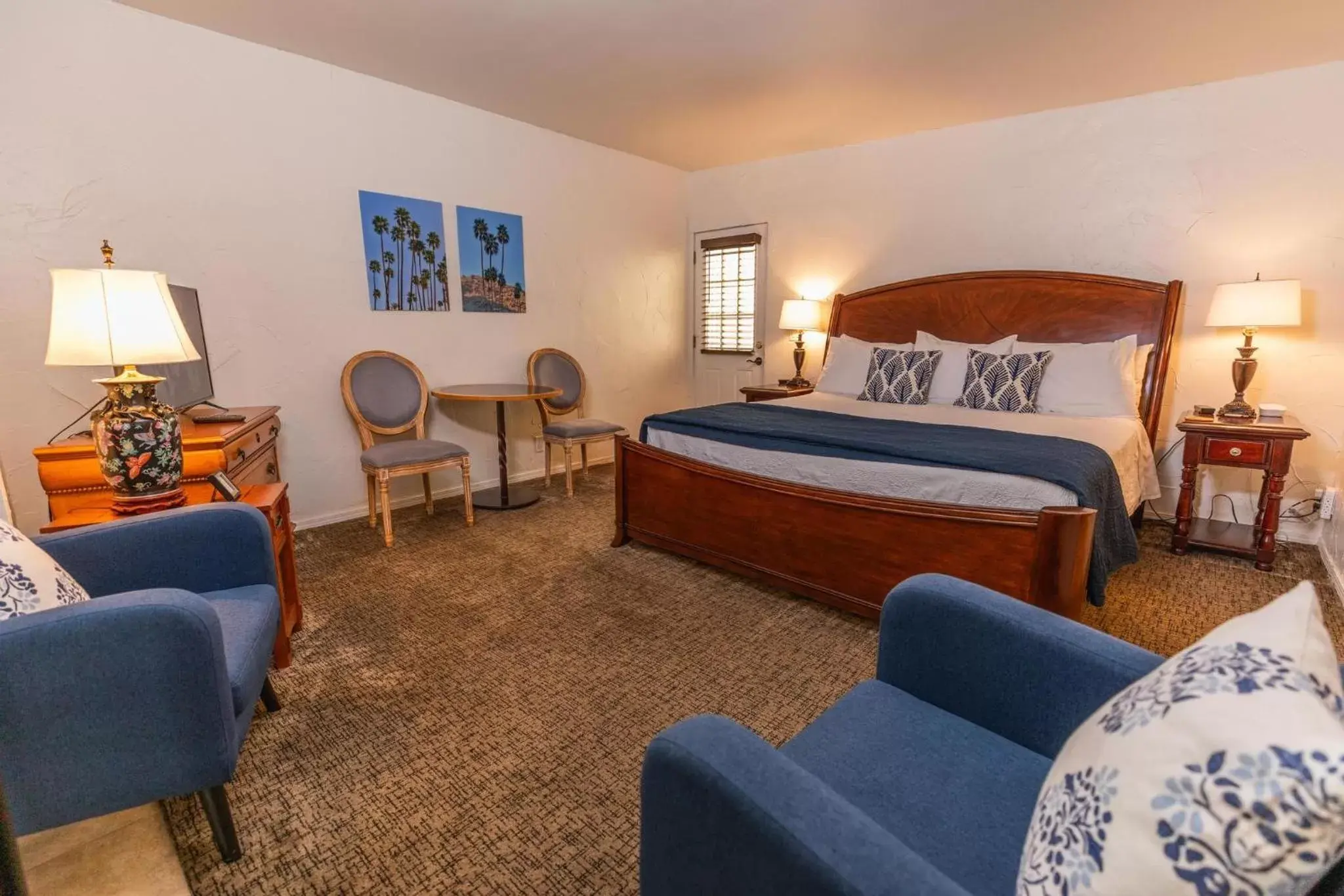 King Suite in Old Ranch Inn - Adults Only 21 & Up