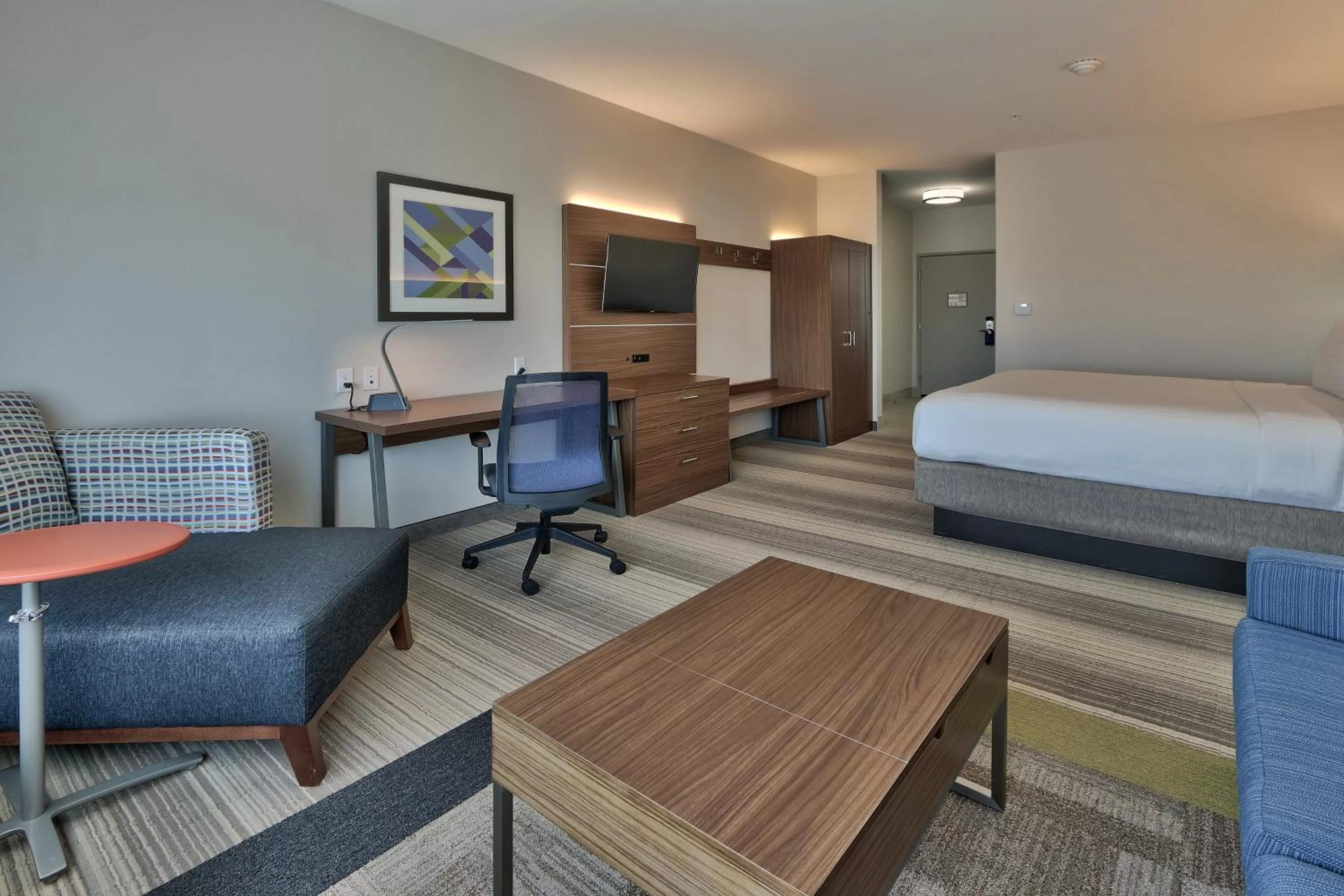 King Suite - Non-Smoking in Holiday Inn Express & Suites - Houston East - Beltway 8, an IHG Hotel