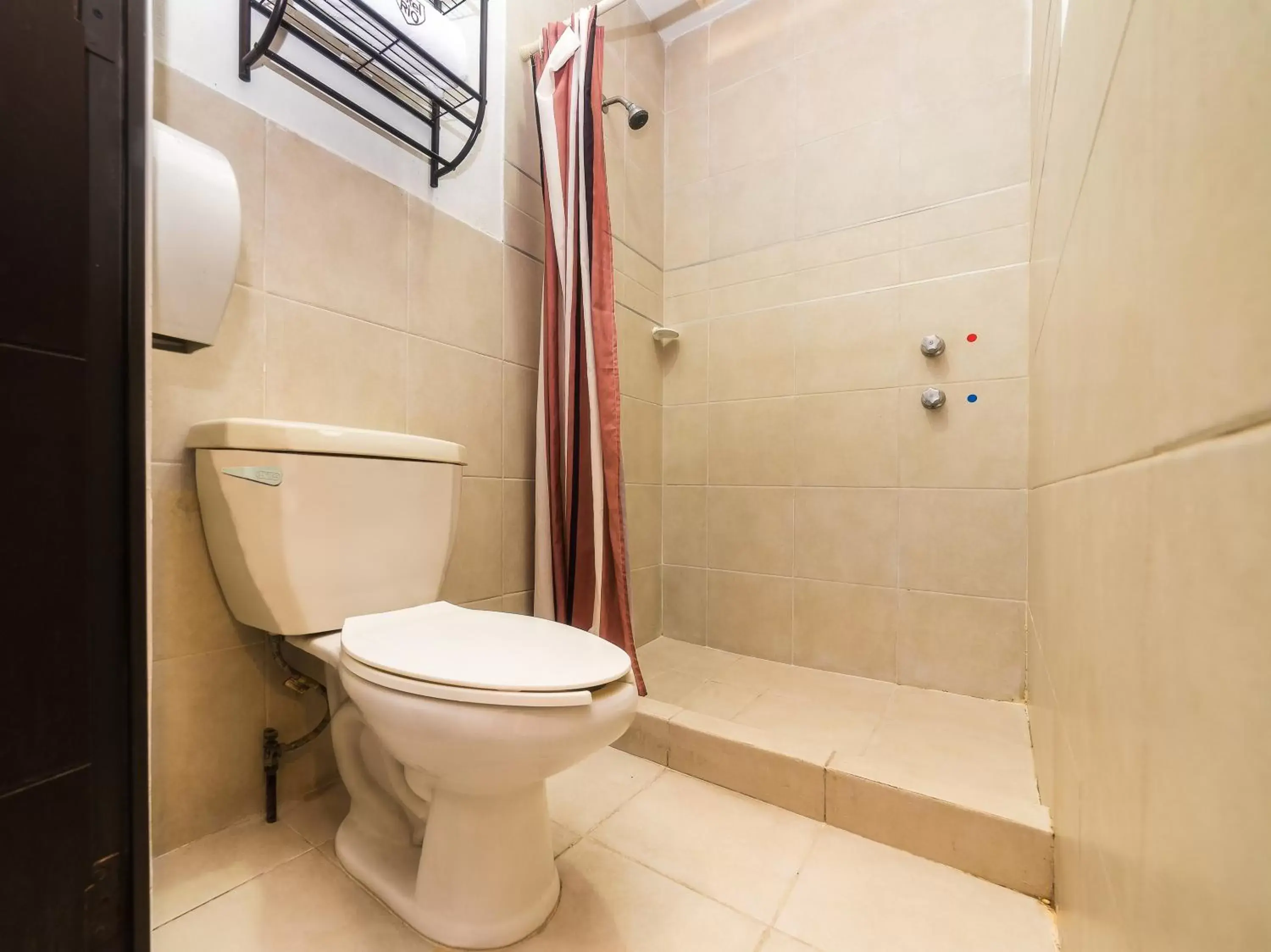 Toilet, Bathroom in Hotel Río