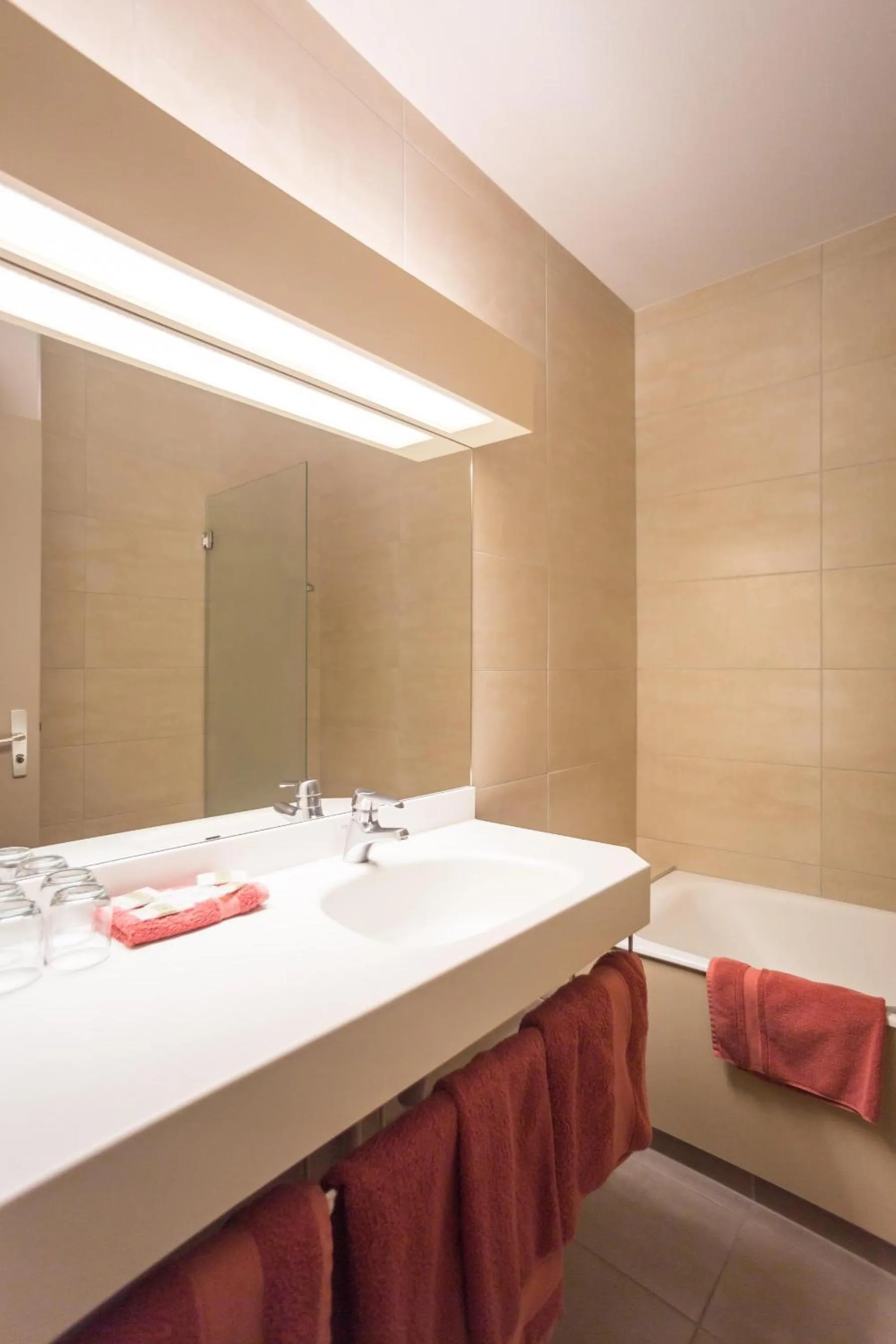 Bathroom in Hotel Les Remparts