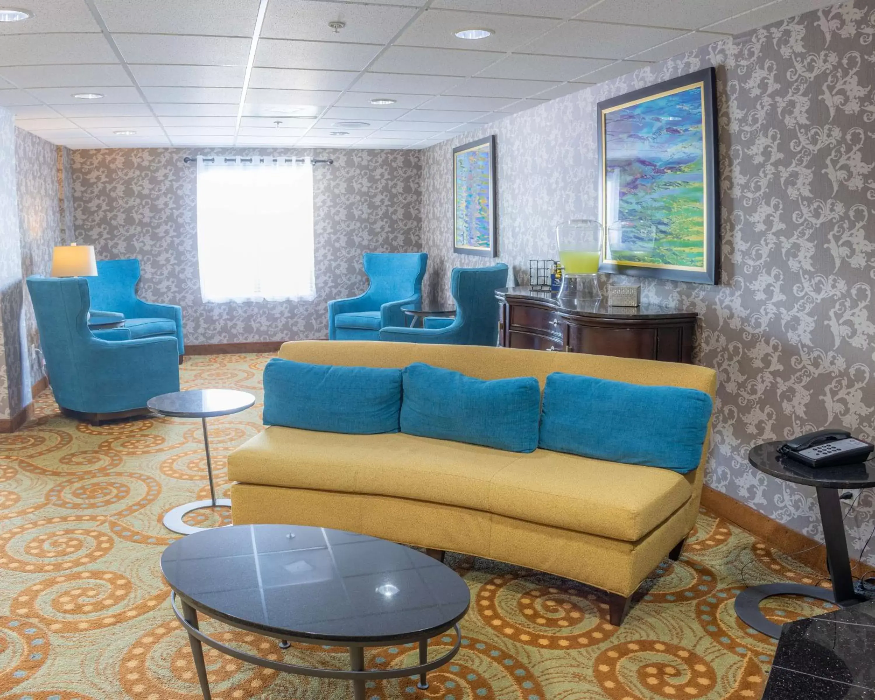 Lobby or reception, Seating Area in Best Western Plus Richmond Hill Inn