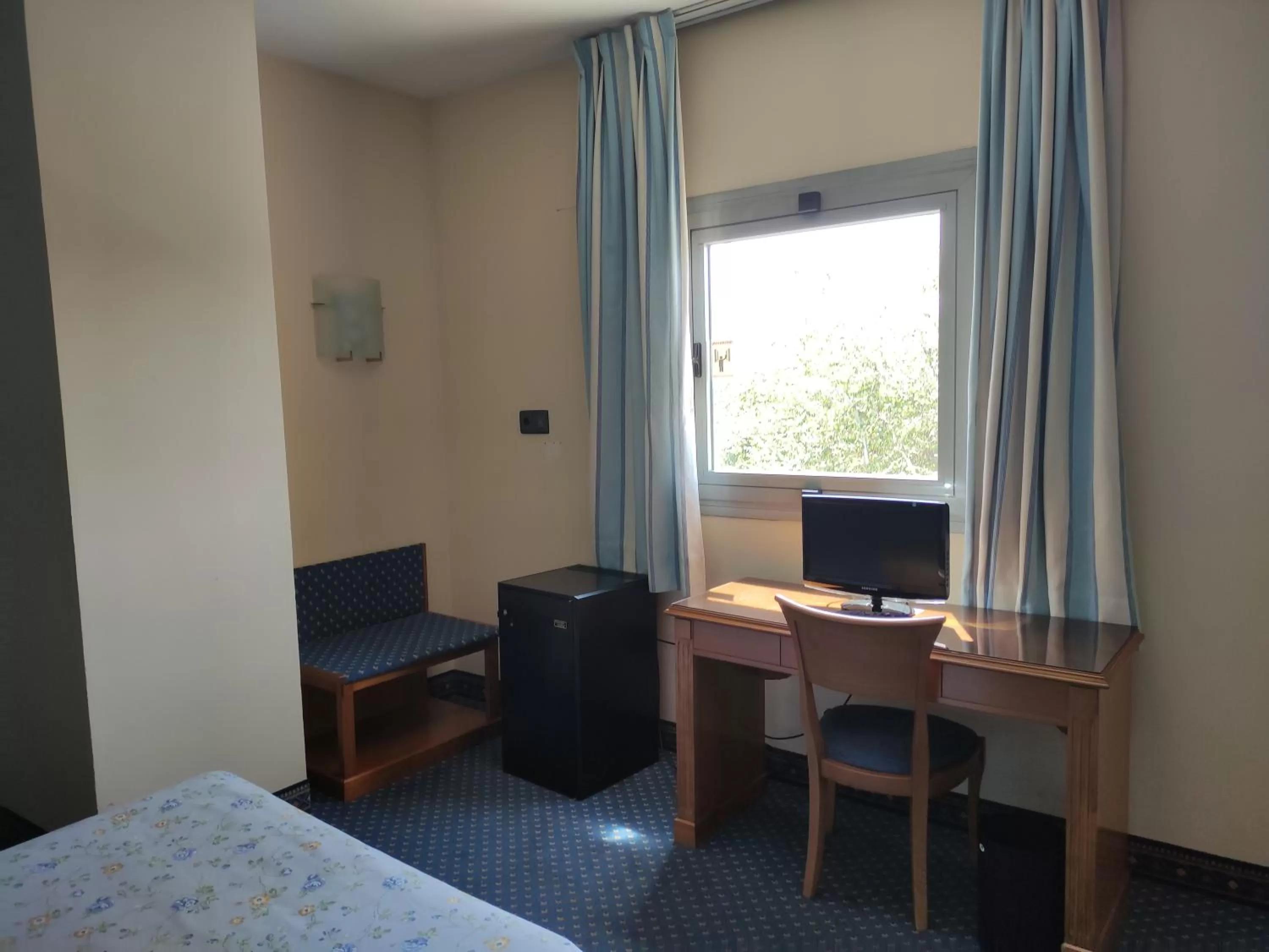 TV and multimedia, Bed in Hotel Ébora by Vivere Stays