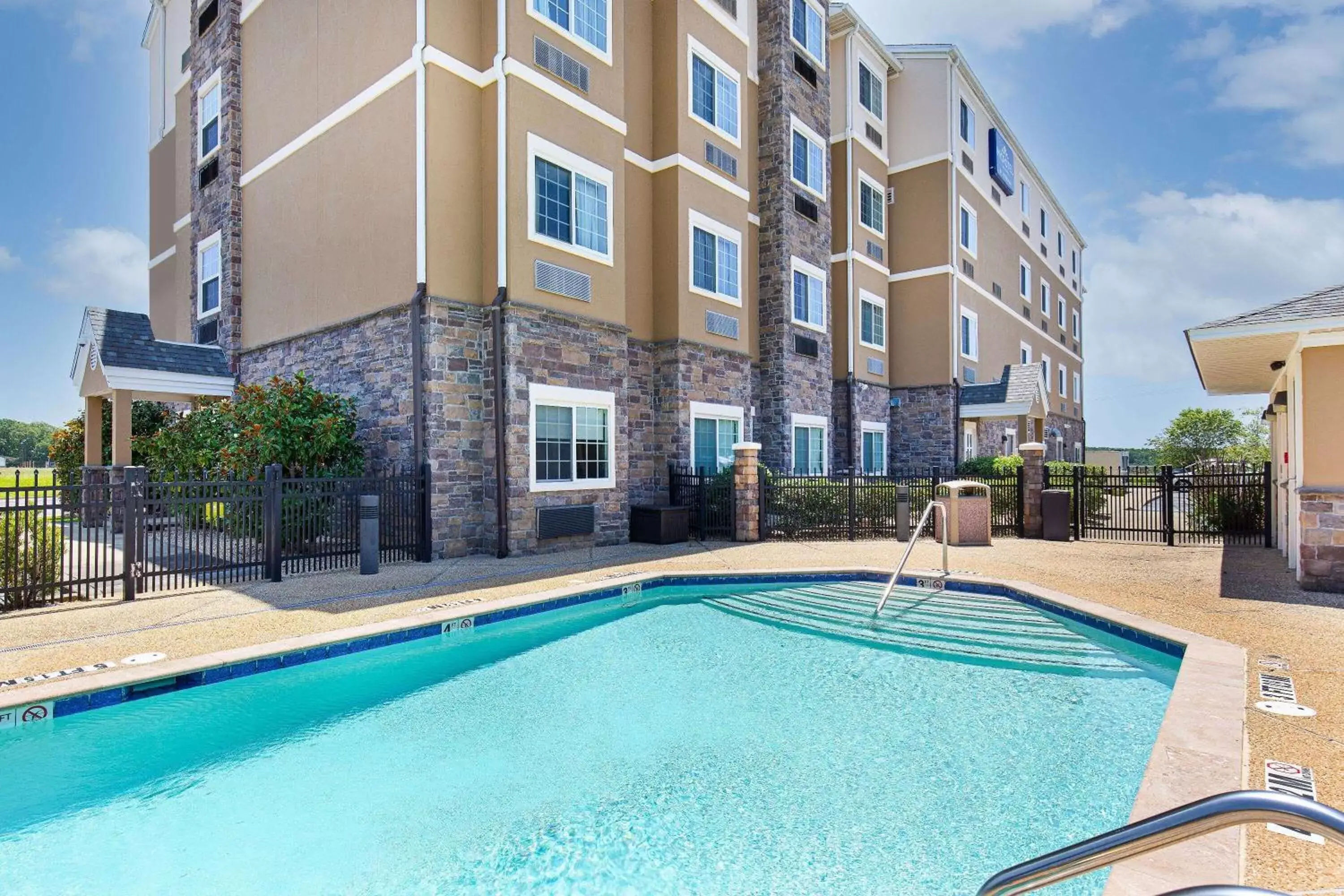 Pool view, Swimming Pool in Microtel Inn and Suites by Wyndham