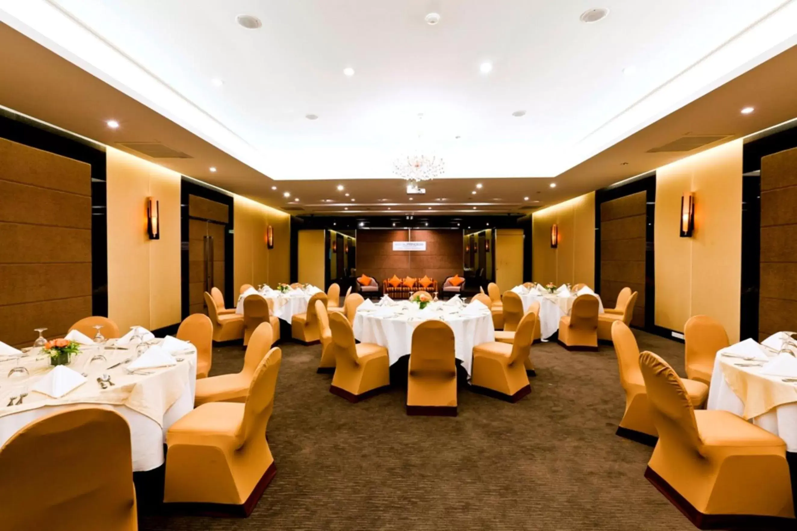 Banquet/Function facilities, Banquet Facilities in Royal Princess Larn Luang - SHA Extra Plus