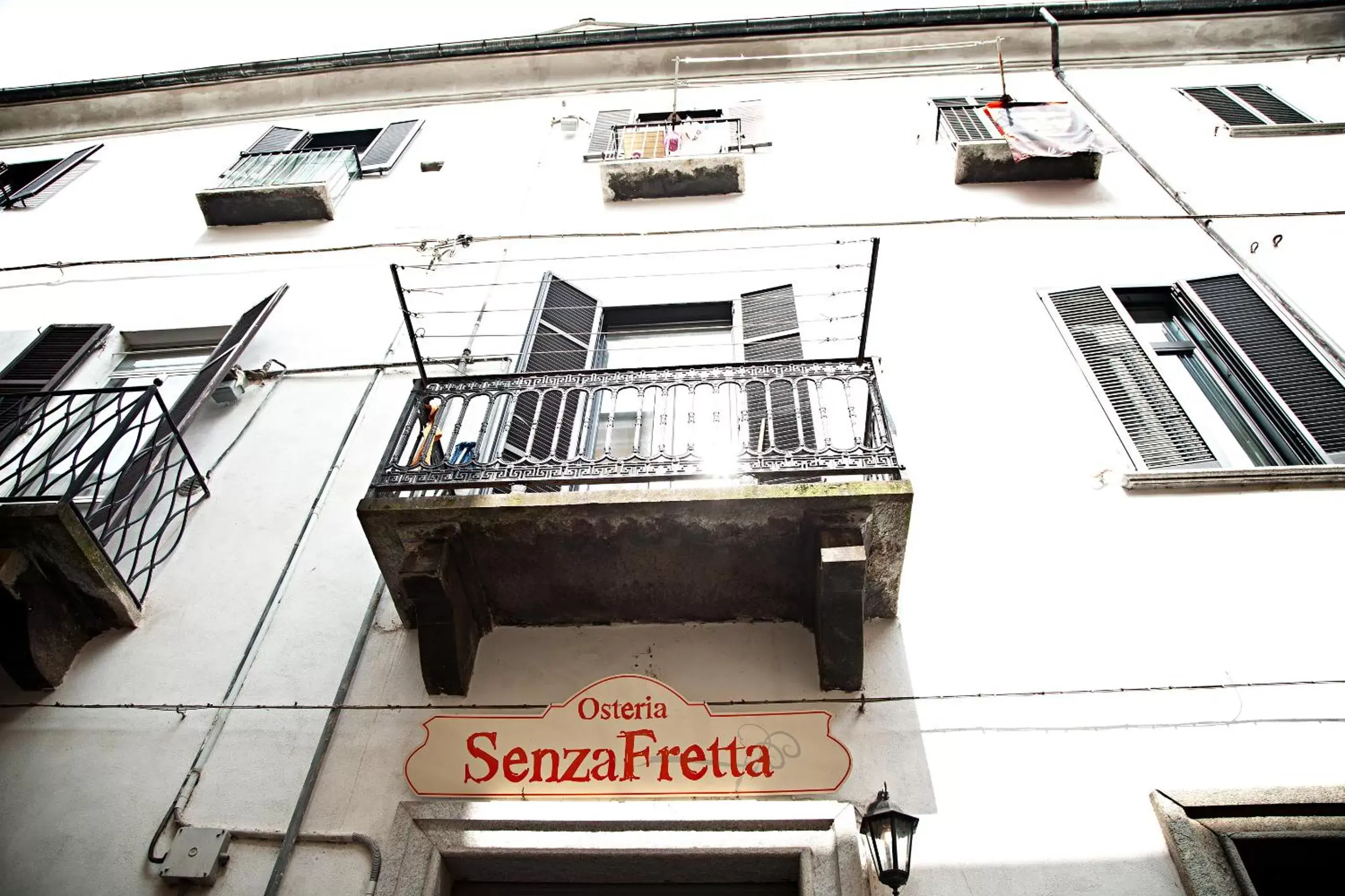 Property building, Facade/Entrance in Osteria Senza Fretta Rooms for Rent