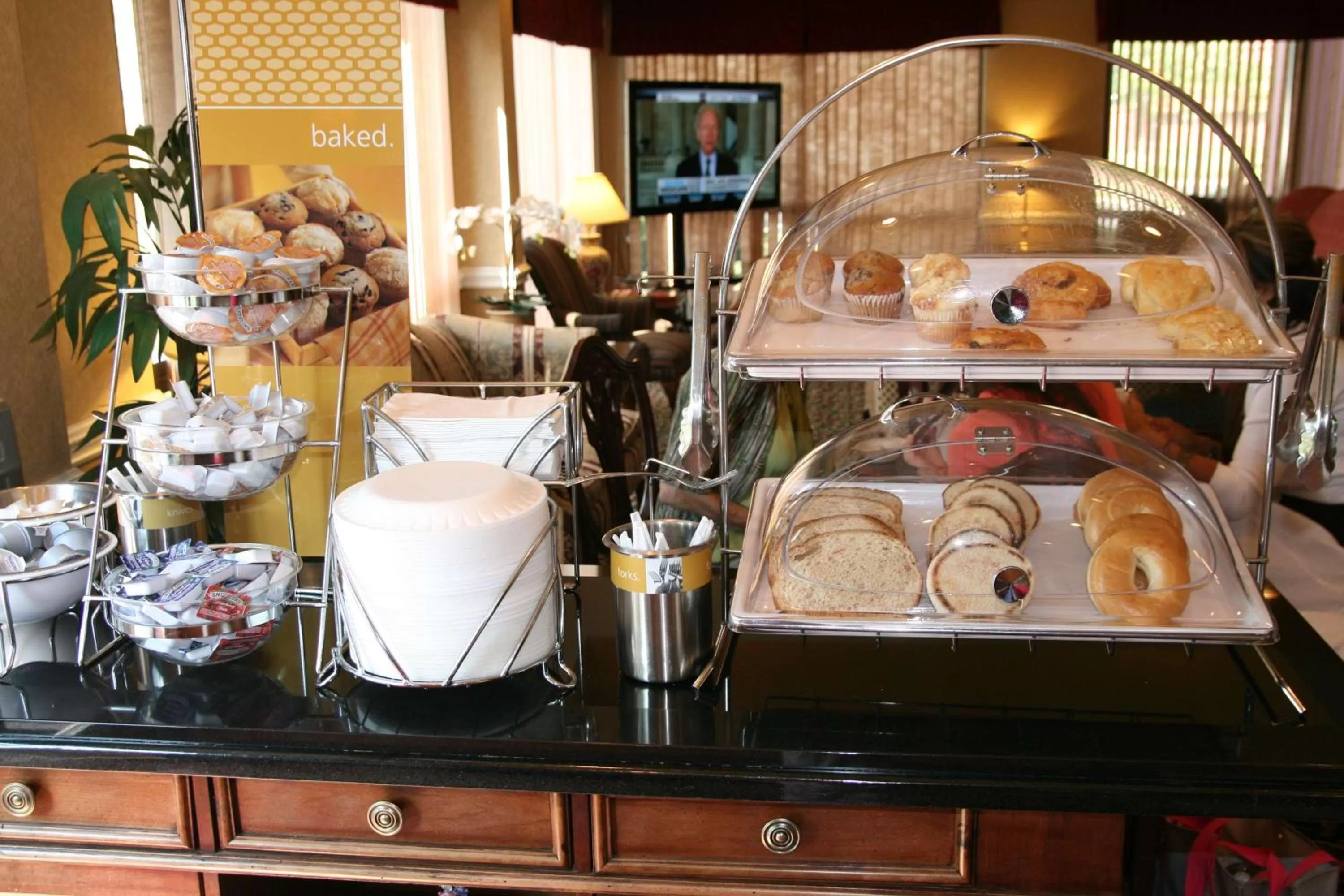 Dining area in Hampton Inn Laurinburg