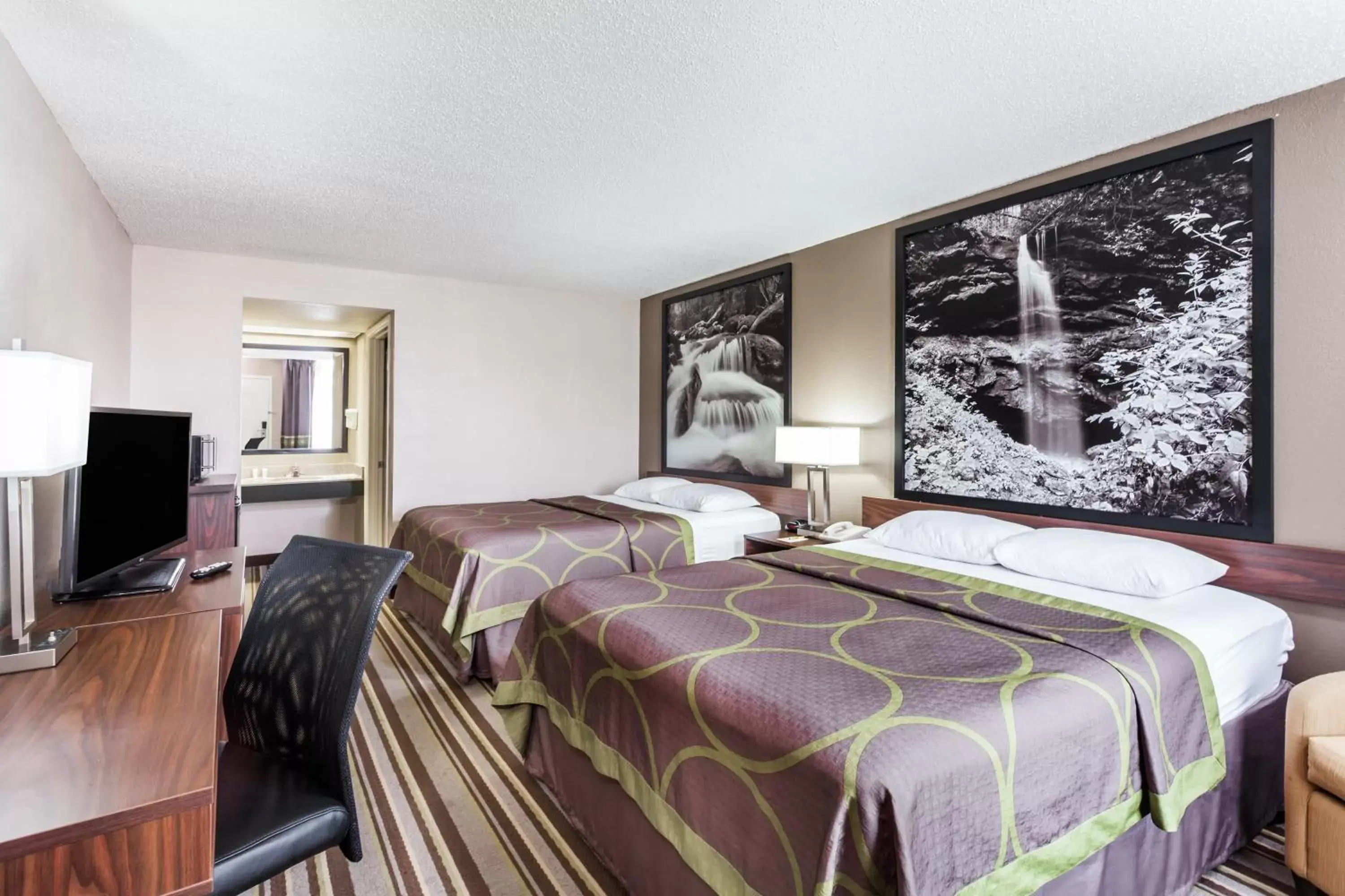 Standard Room with Two Queen Beds in Super 8 by Wyndham Pigeon Forge-Emert St