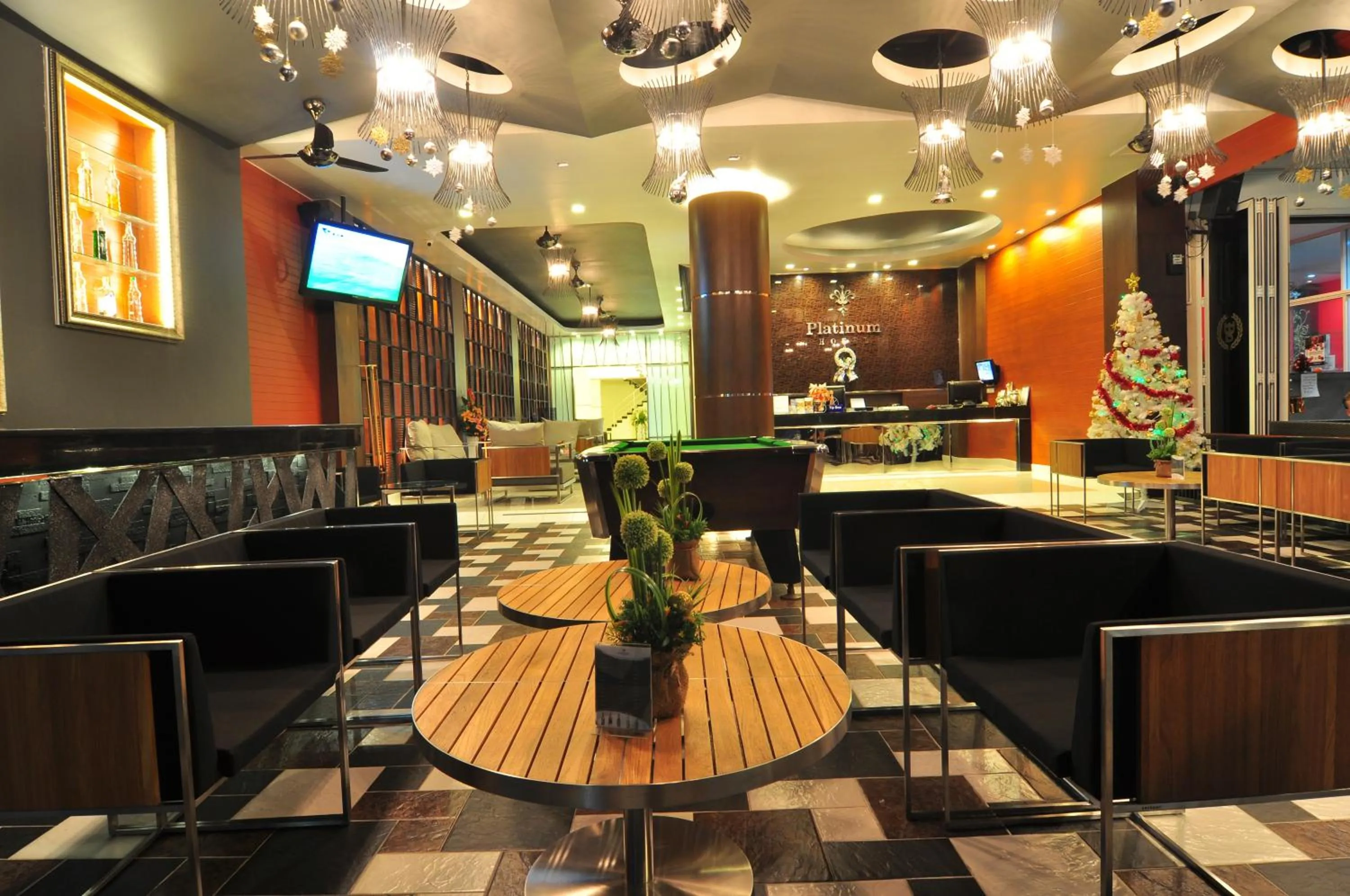 Lobby or reception in Platinum Hotel and Apartments