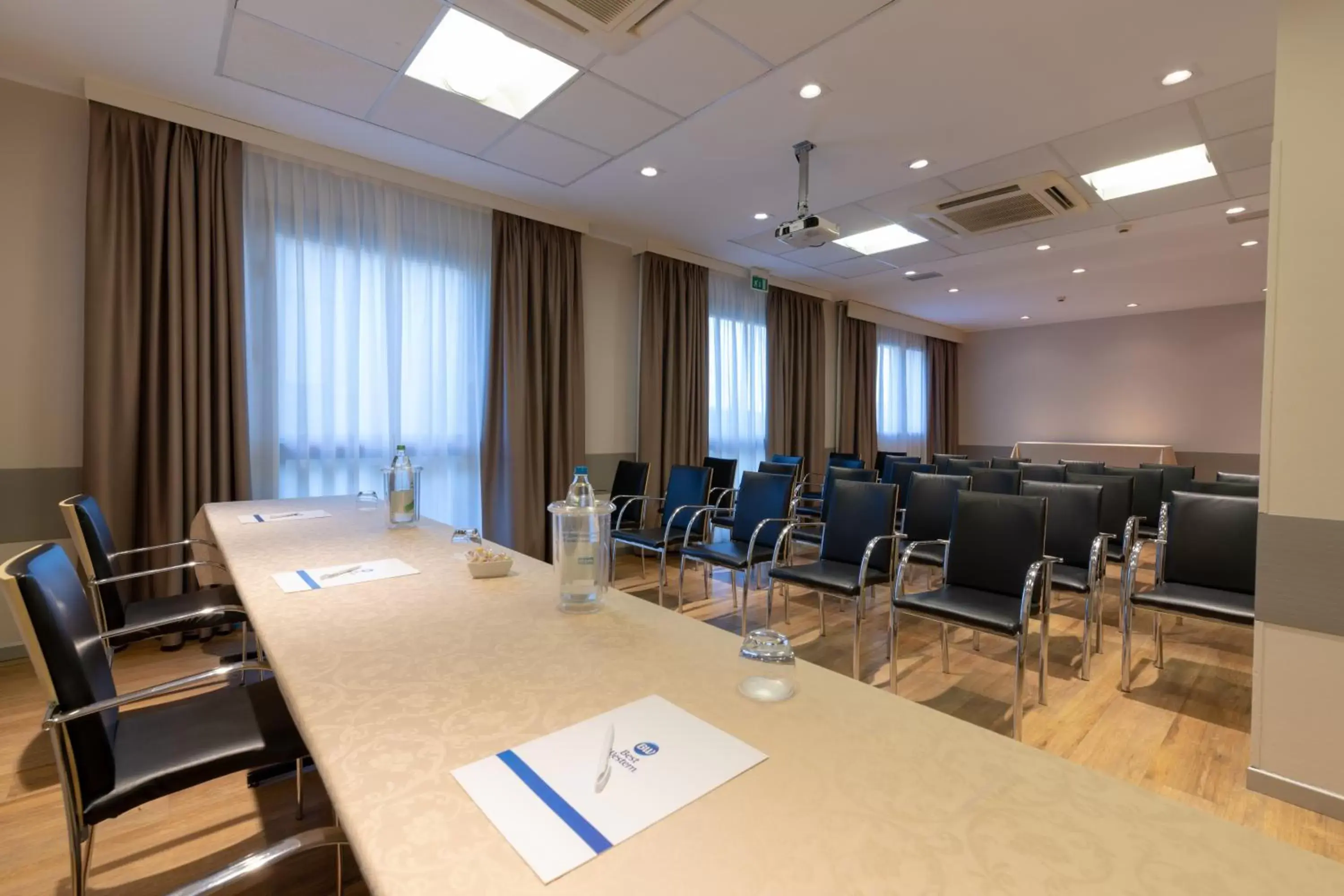 Meeting/conference room in Best Western Palace Inn Hotel