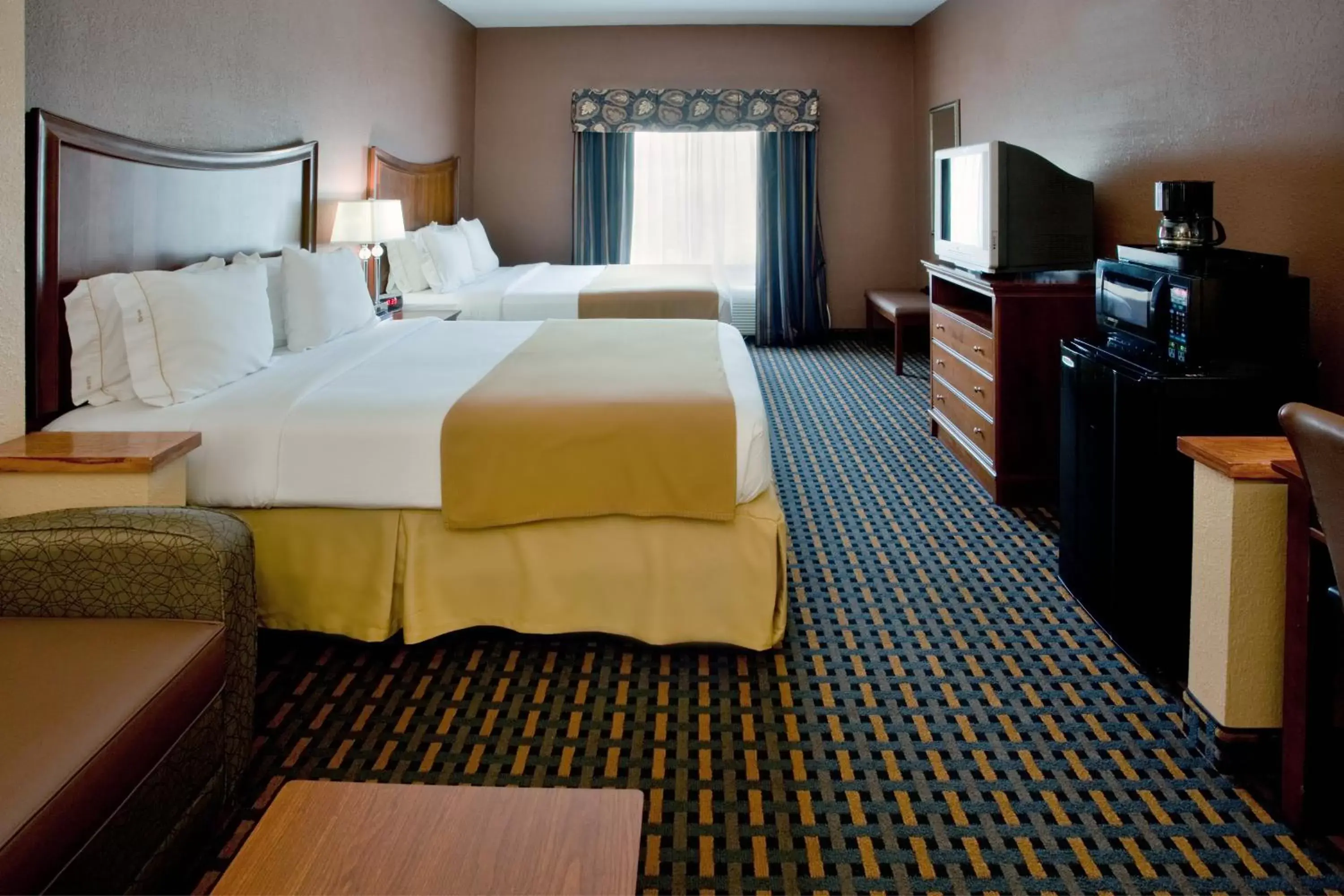 Photo of the whole room, Bed in Holiday Inn Express Hotel & Suites Suffolk, an IHG Hotel