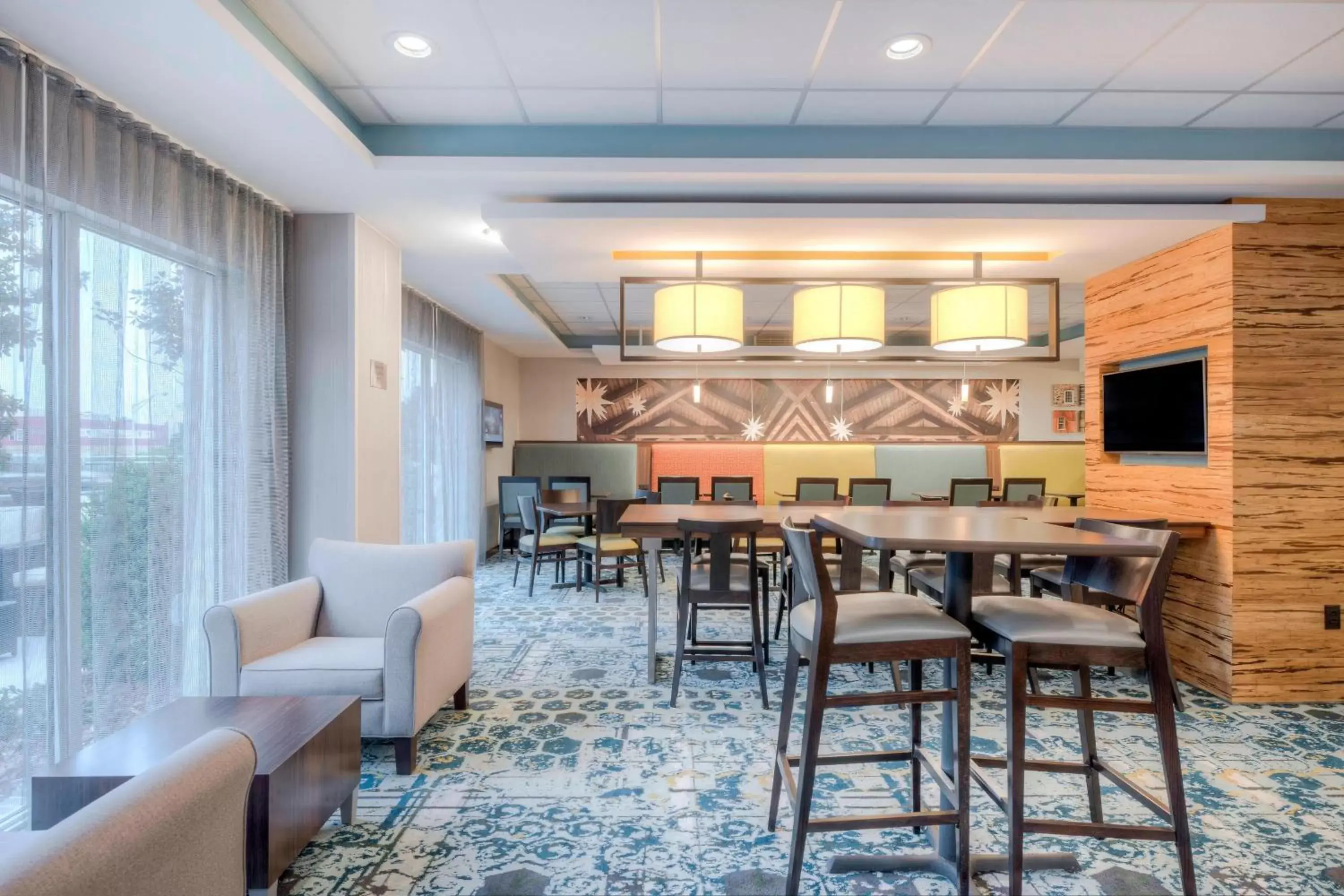 Breakfast, Lounge/Bar in Fairfield Inn & Suites by Marriott Winston-Salem Downtown
