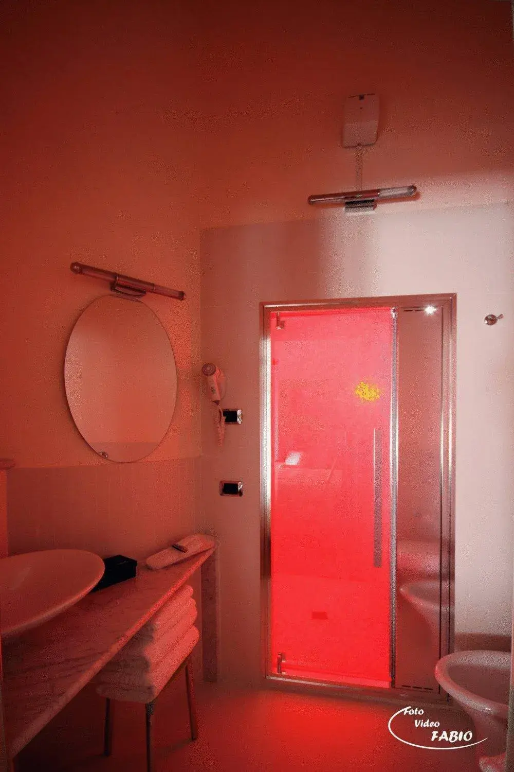 Steam room, Bathroom in Sangallo Hotel