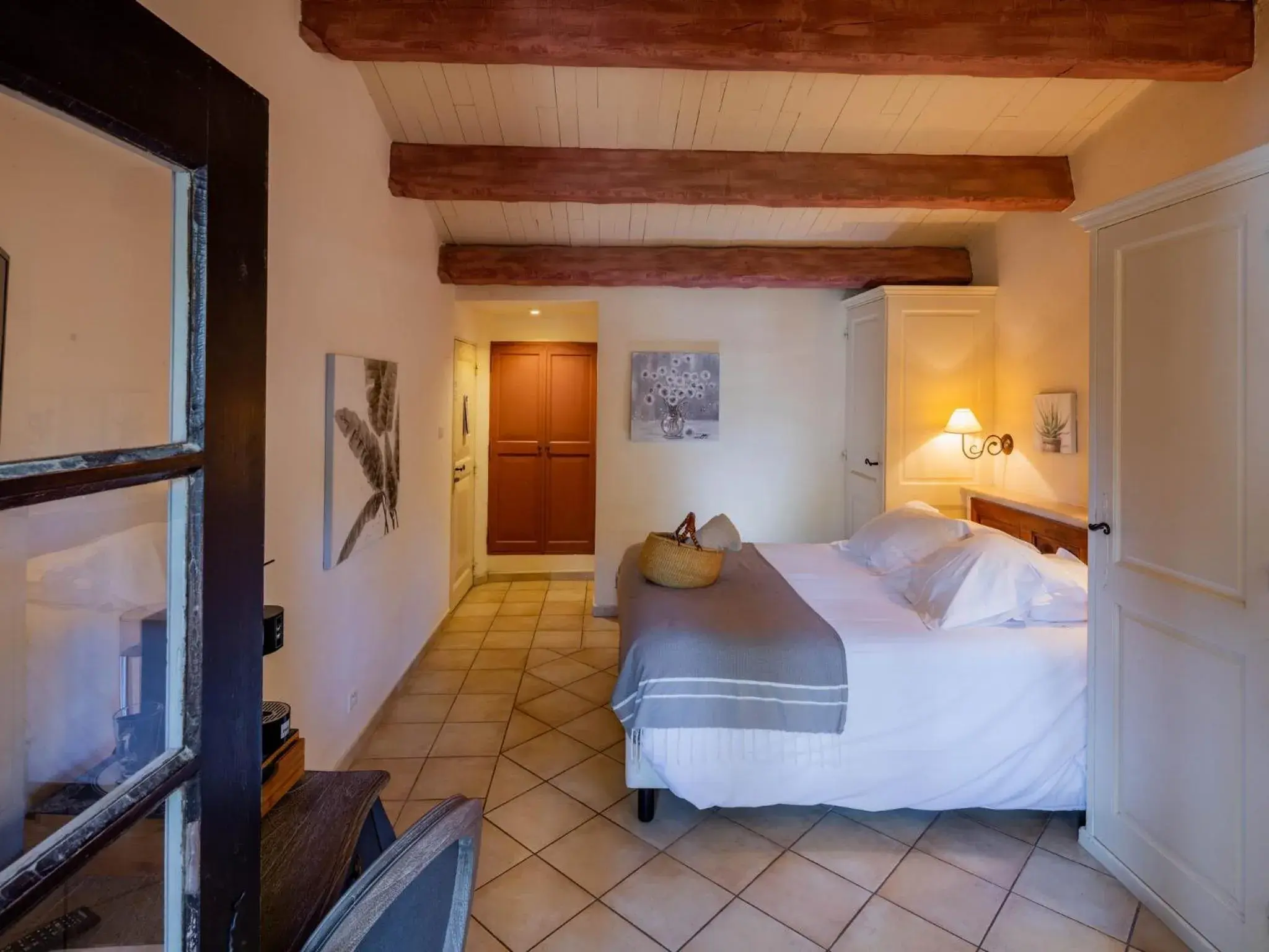 Standard Double Room in Garrigae Abbaye de Sainte Croix Standard Double Room in Garrigae Abbaye de Sainte Croix