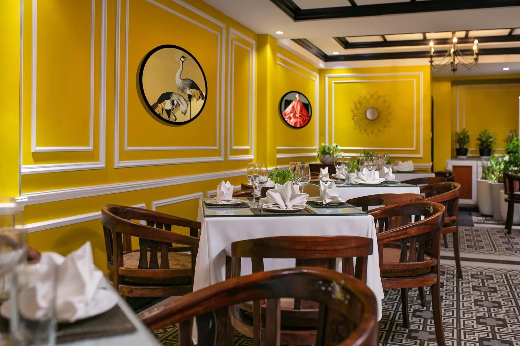 Restaurant/Places to Eat in Lavender Central Hotel & Spa Hanoi