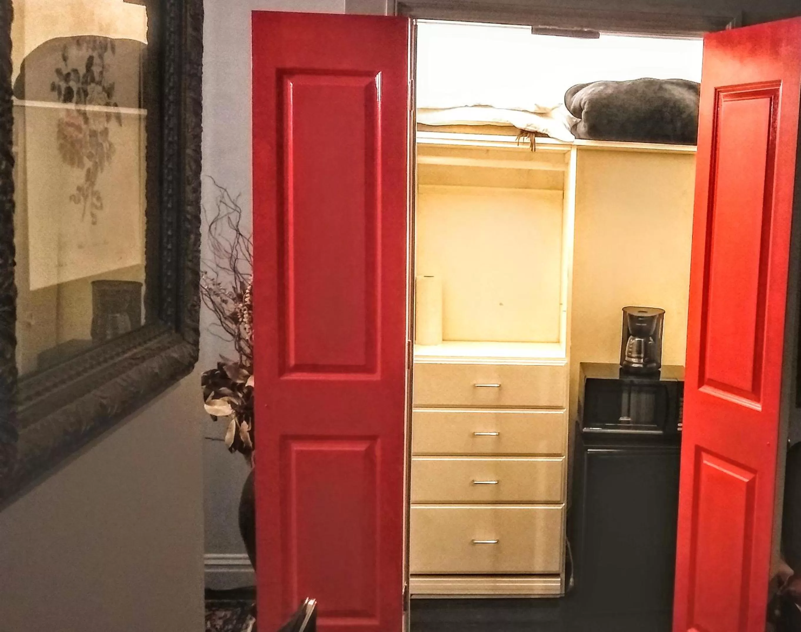 Kitchen or kitchenette in The Gallery House