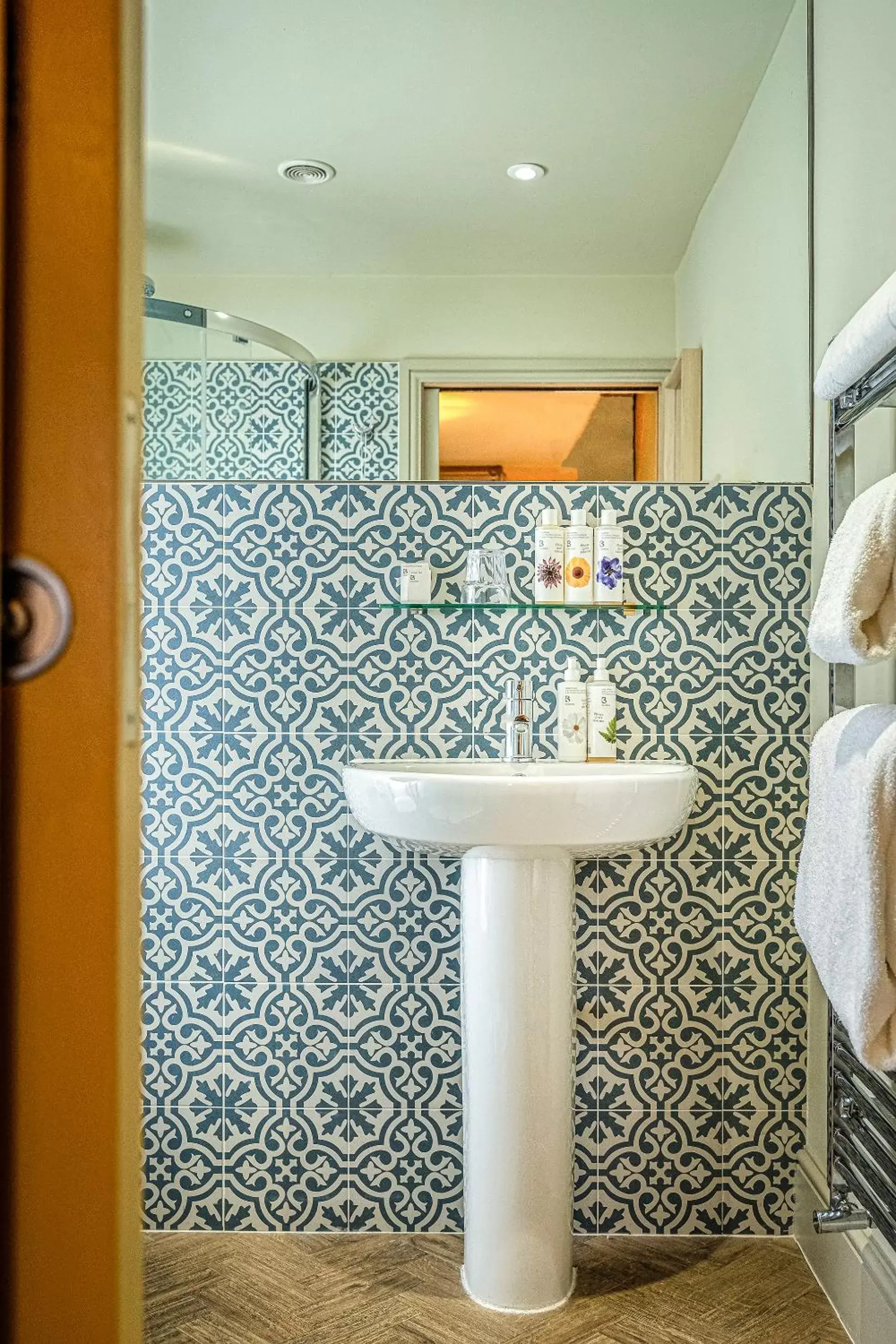 Bathroom in The Globe Inn