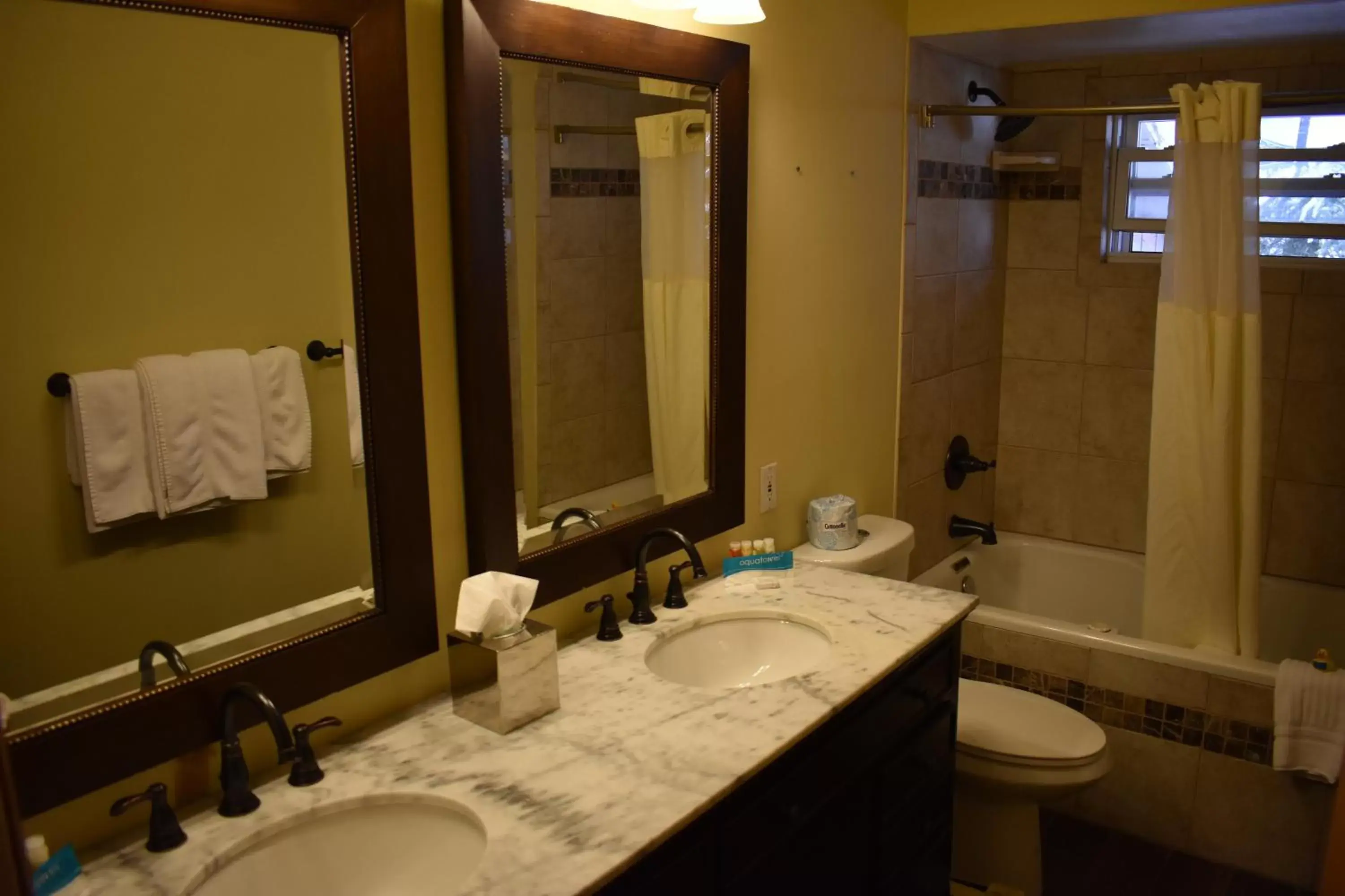 Three-Bedroom Apartment in The Inn at Tomichi Village Three-Bedroom Apartment in The Inn at Tomichi Village