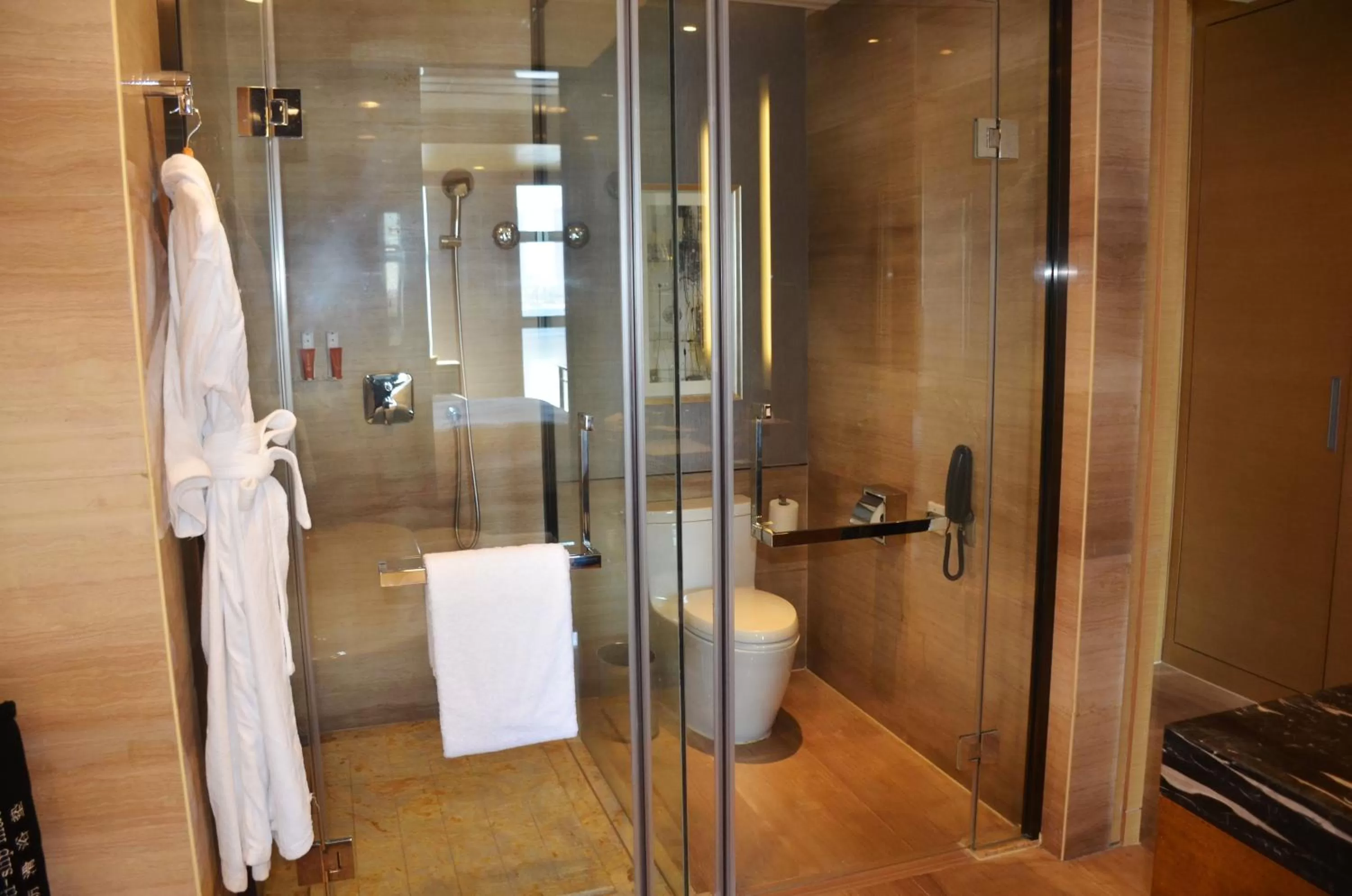 Standard Room in Crowne Plaza Tianjin Meijiangnan by IHG