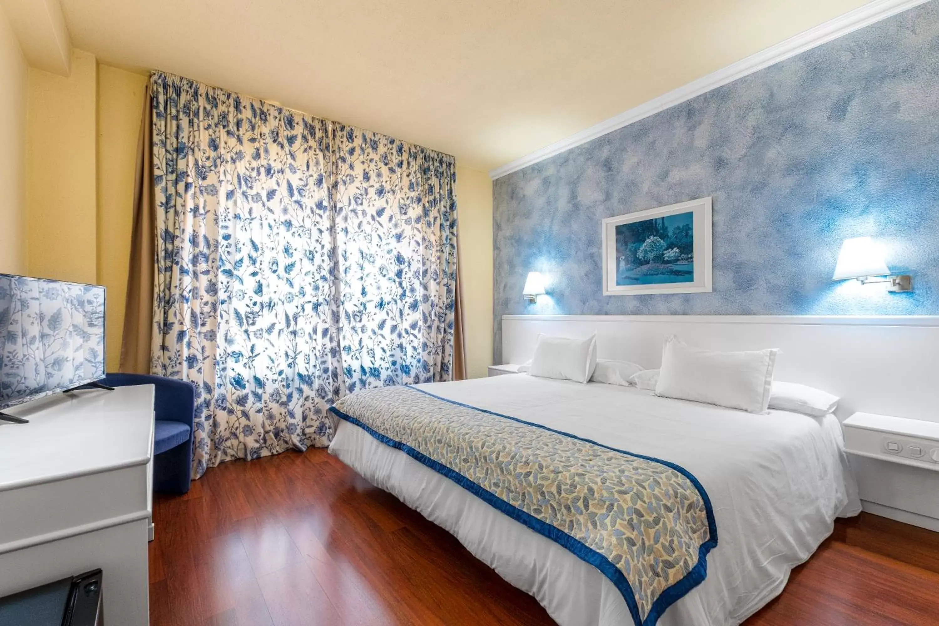 Bed in Hotel Guadalquivir