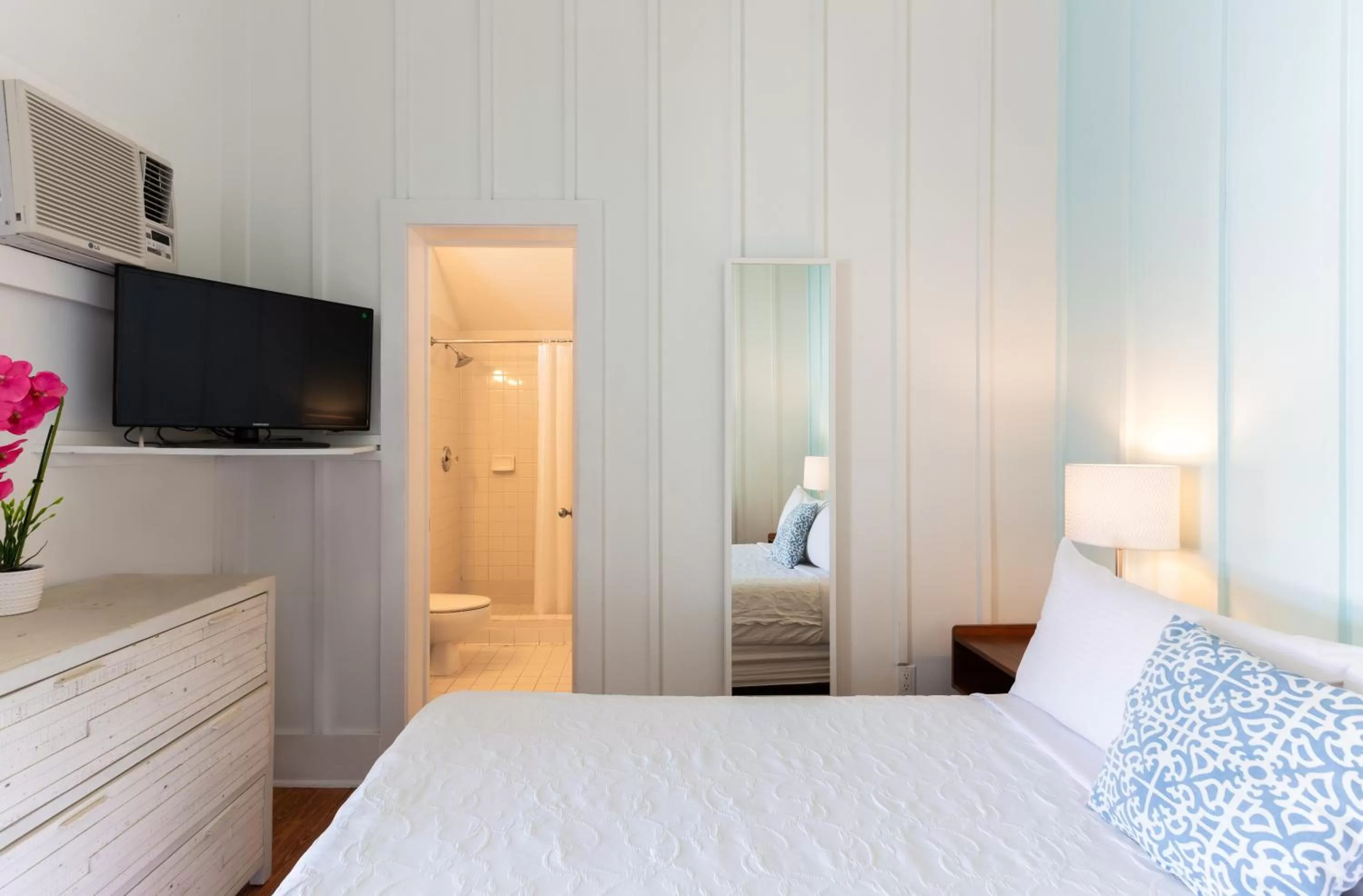 Bed in The Cabana Inn Key West - Adult Exclusive