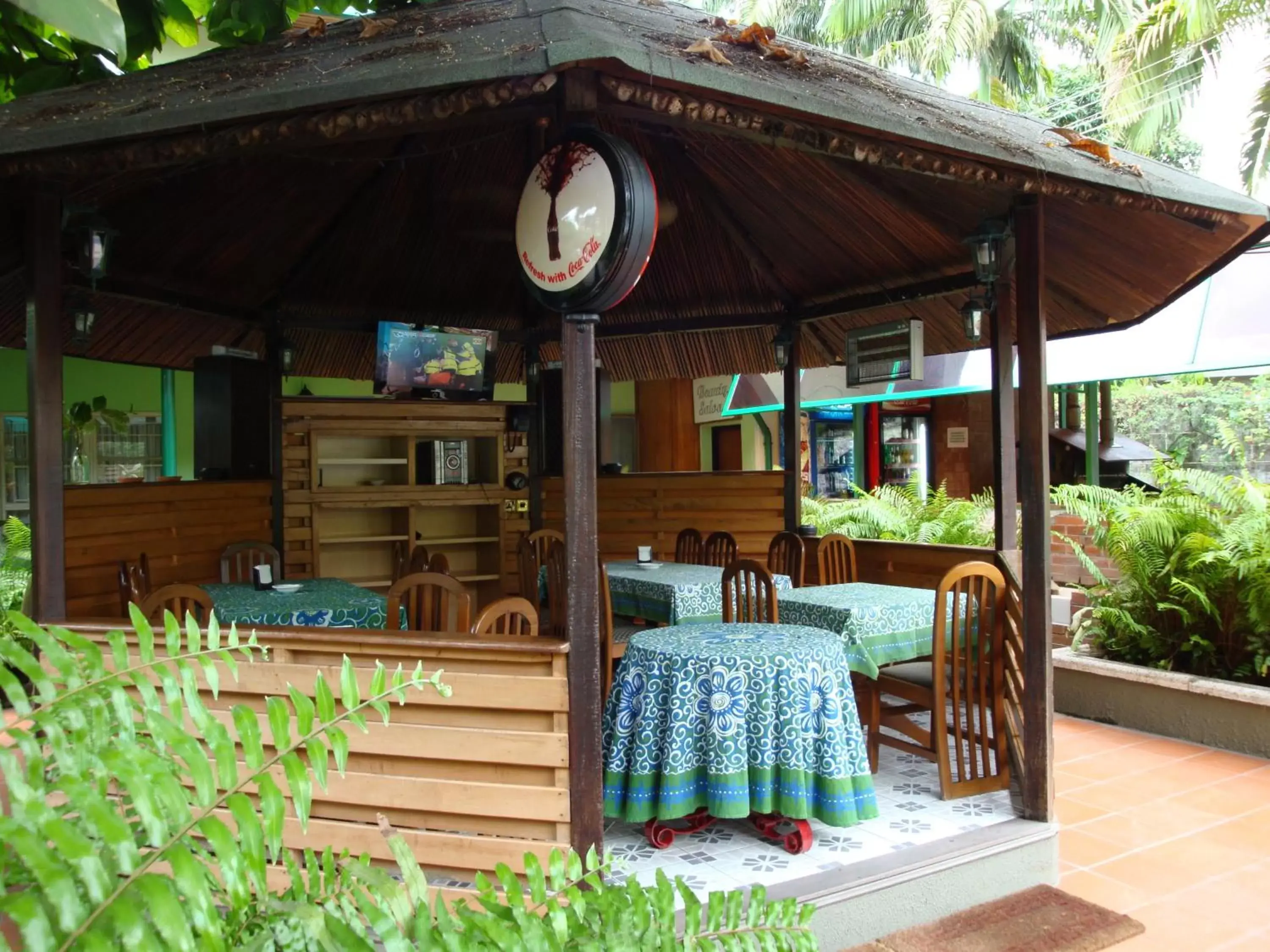 Restaurant/places to eat in Manuela Residence Restaurant/places to eat in Manuela Residence