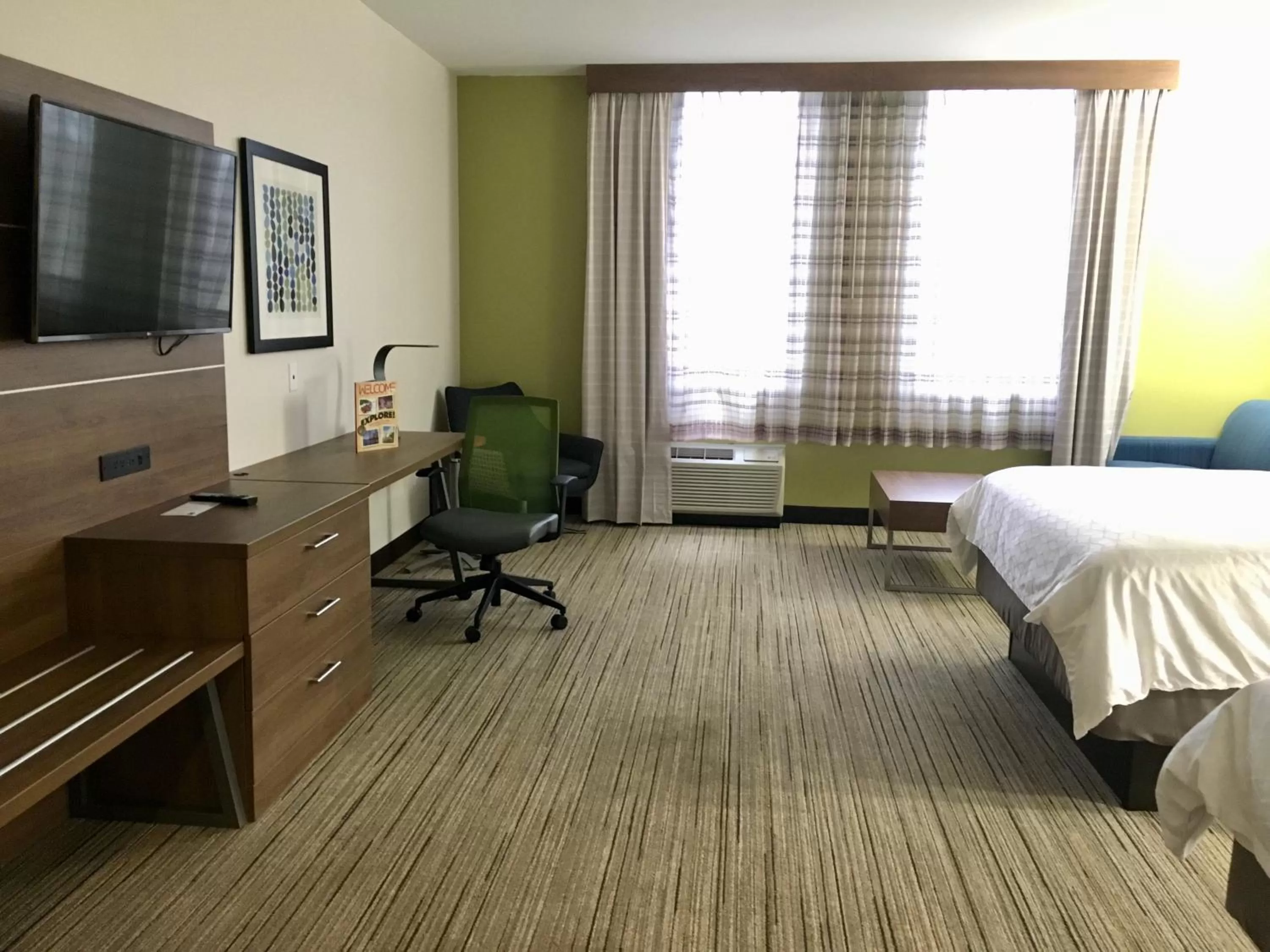 Queen Suite in Holiday Inn Express - Grand Island, an IHG Hotel