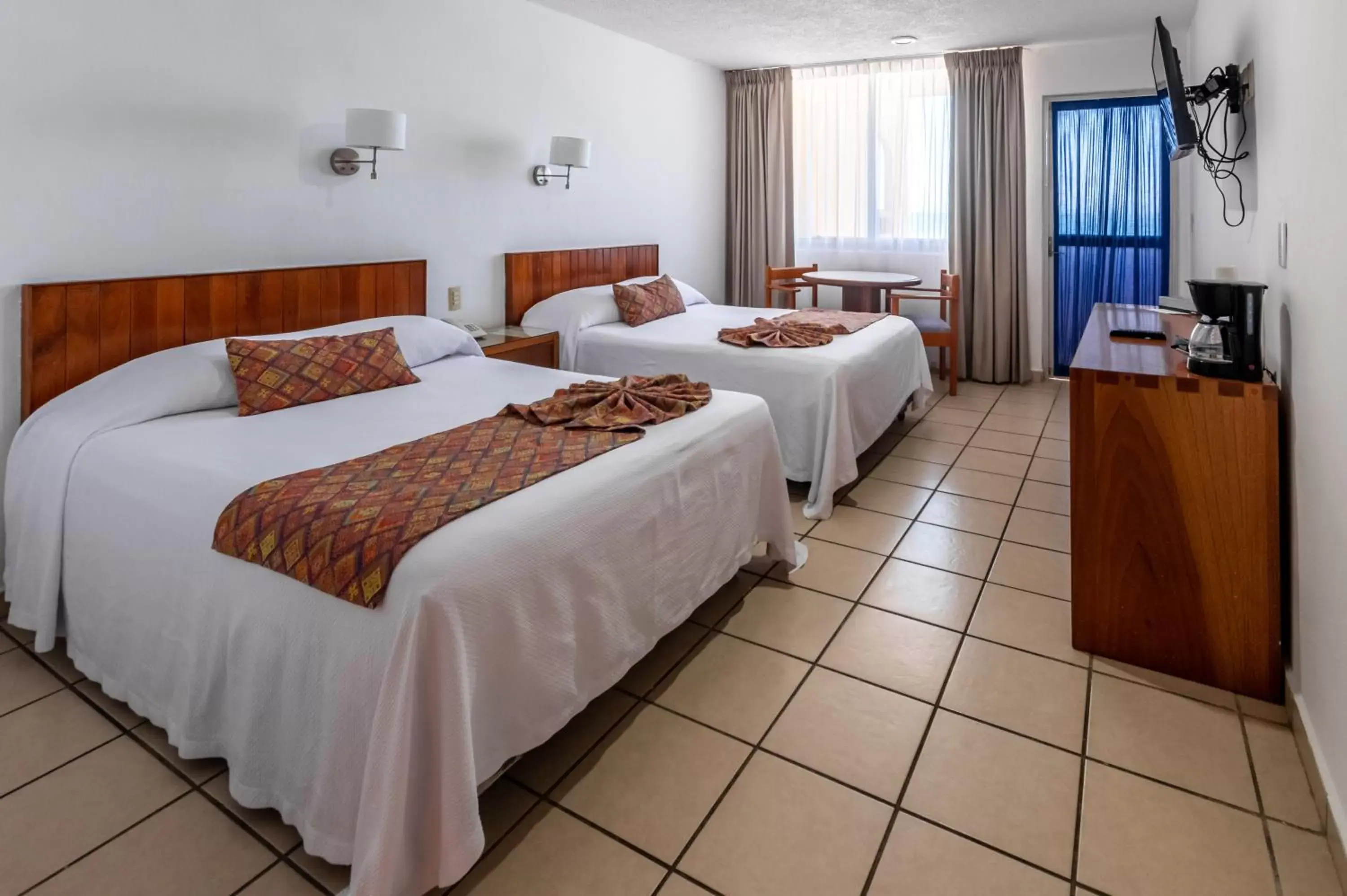 Photo of the whole room, Bed in Costa de Oro Beach Hotel