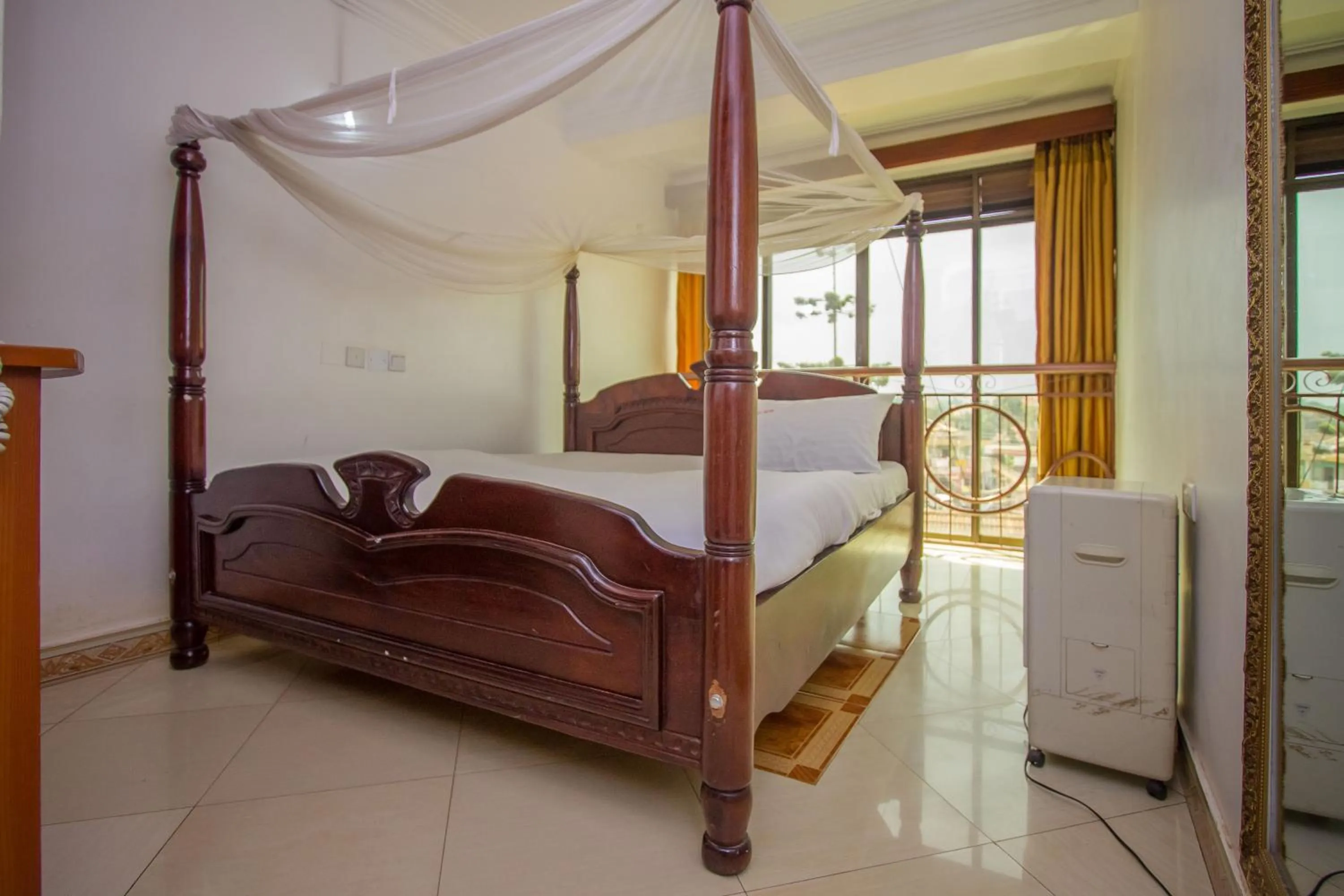 Photo of the whole room in Minister's Village Hotel