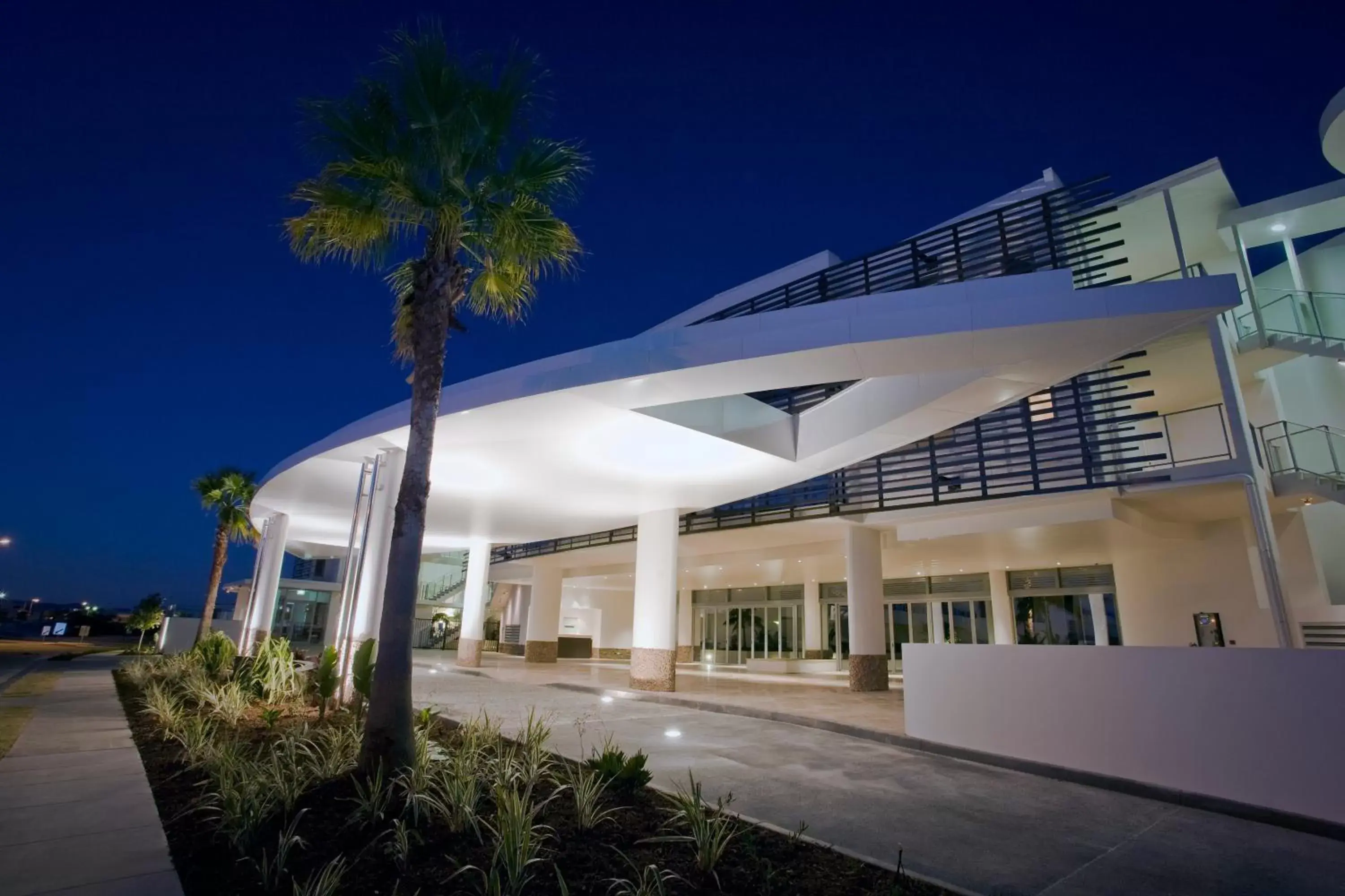 Facade/entrance, Property Building in Cotton Beach Resort - Tweed Coast Holidays ®