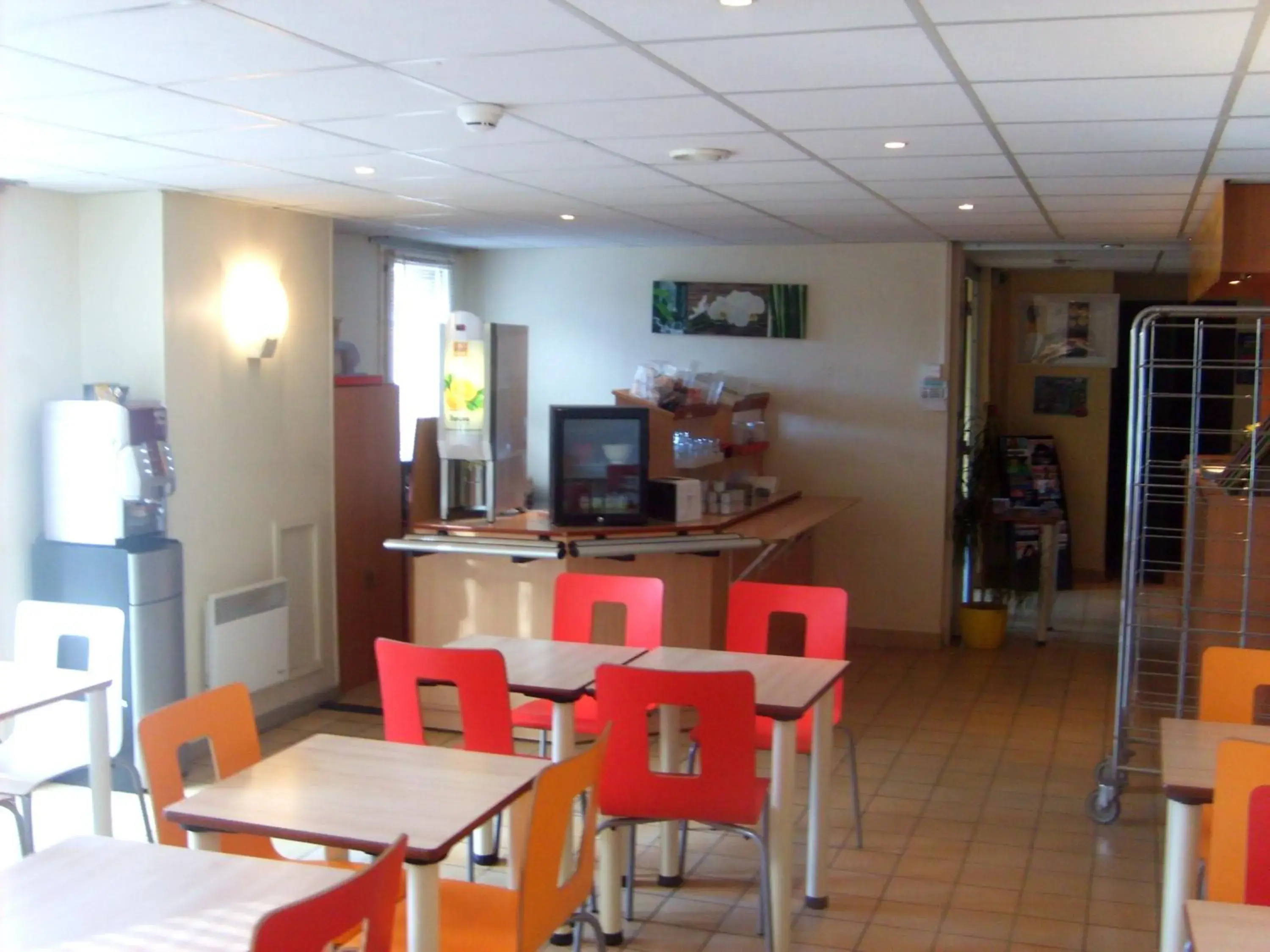 Restaurant/places to eat, Lounge/Bar in Premiere Classe Dunkerque Sud - Loon Plage