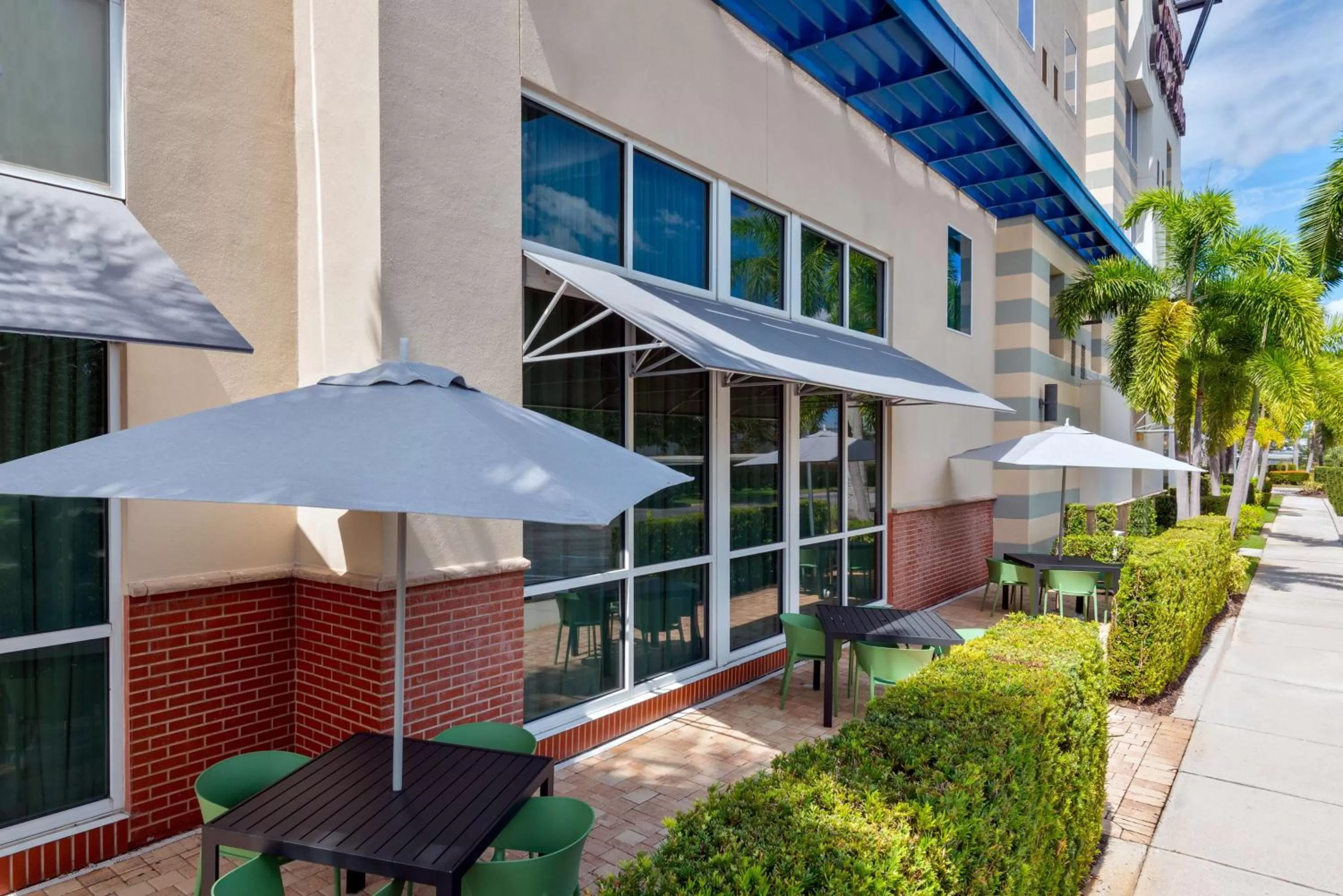 Patio in Hampton Inn and Suites Sarasota/Lakewood Ranch