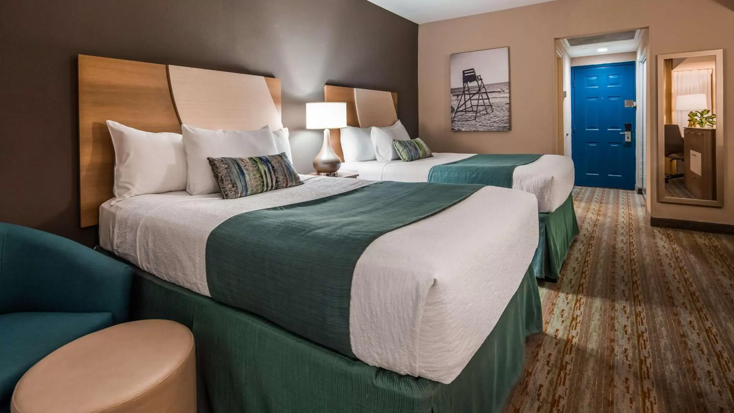 Photo of the whole room, Bed in Best Western Plus Atlantic Beach Resort