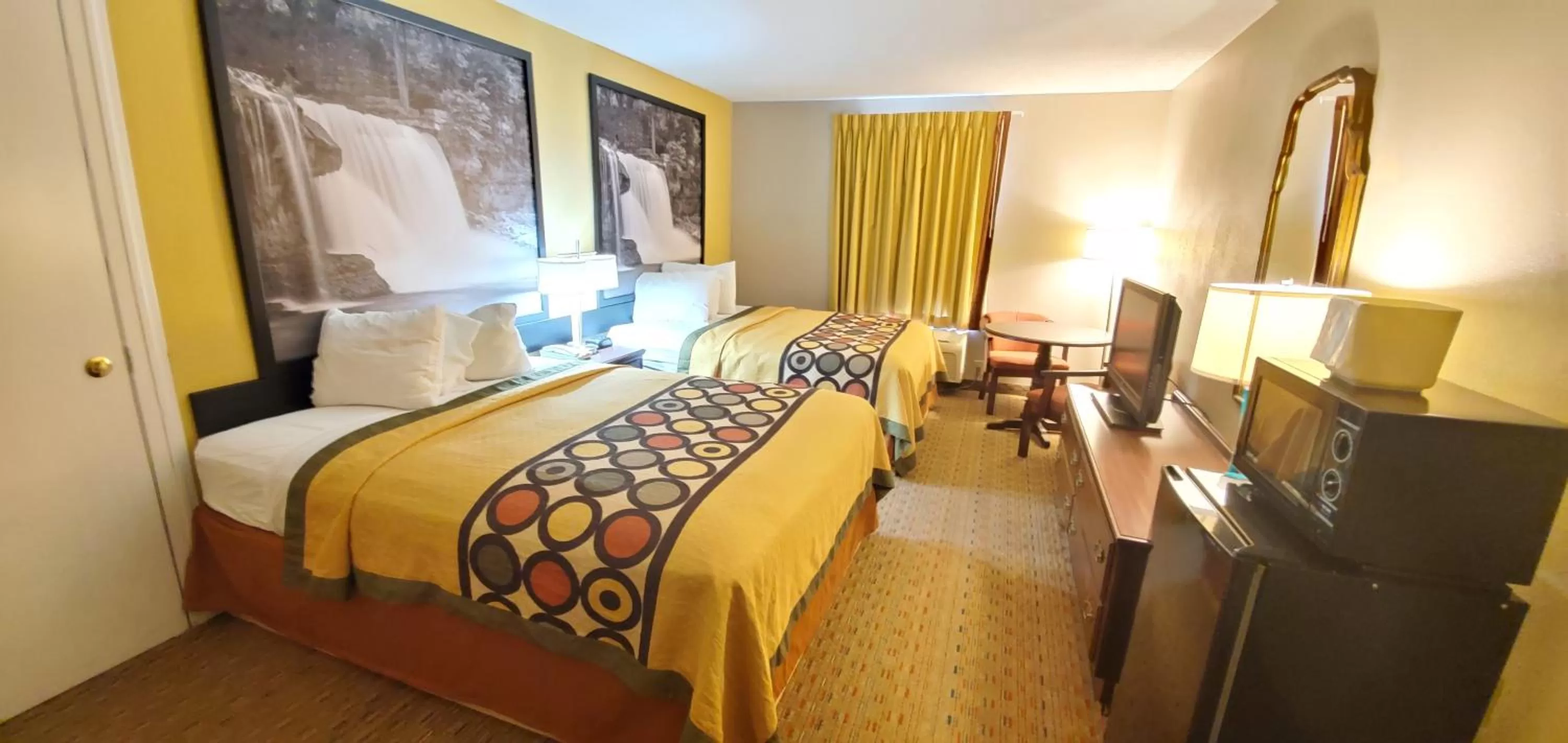 Queen Room with Two Queen Beds - Non-Smoking in Super 8 by Wyndham Cornelia