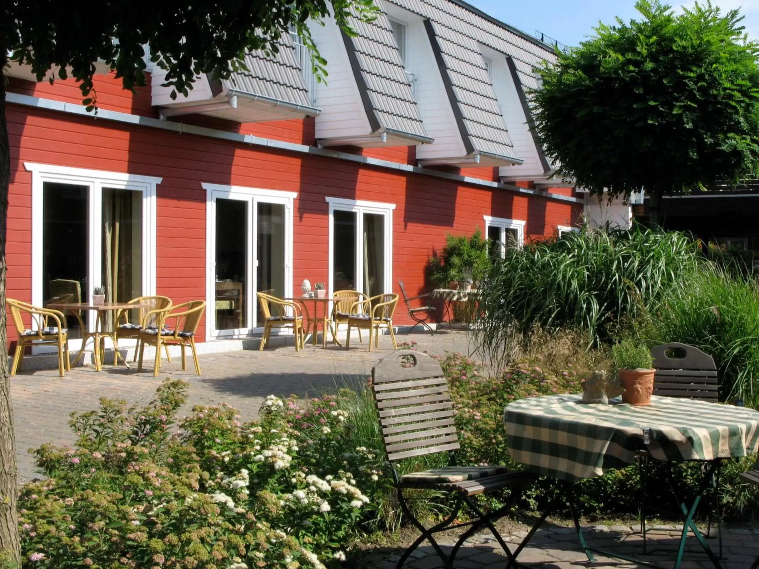 Facade/entrance, Property Building in Hotel am Schlosspark garni