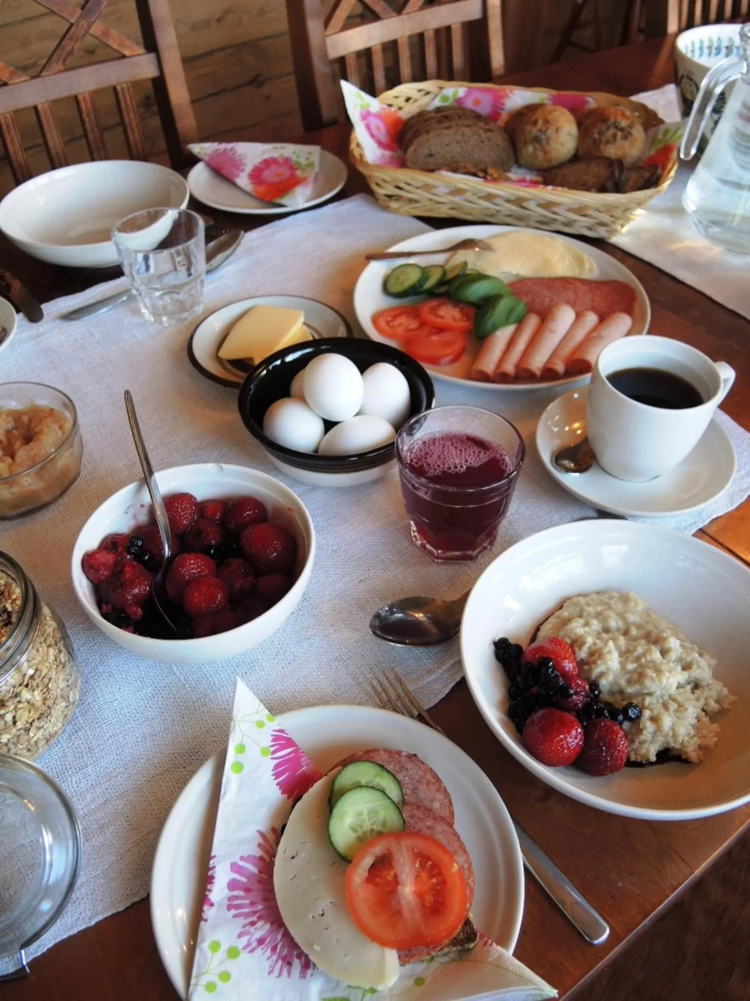 Buffet breakfast in Tuukkalan Tila B&B