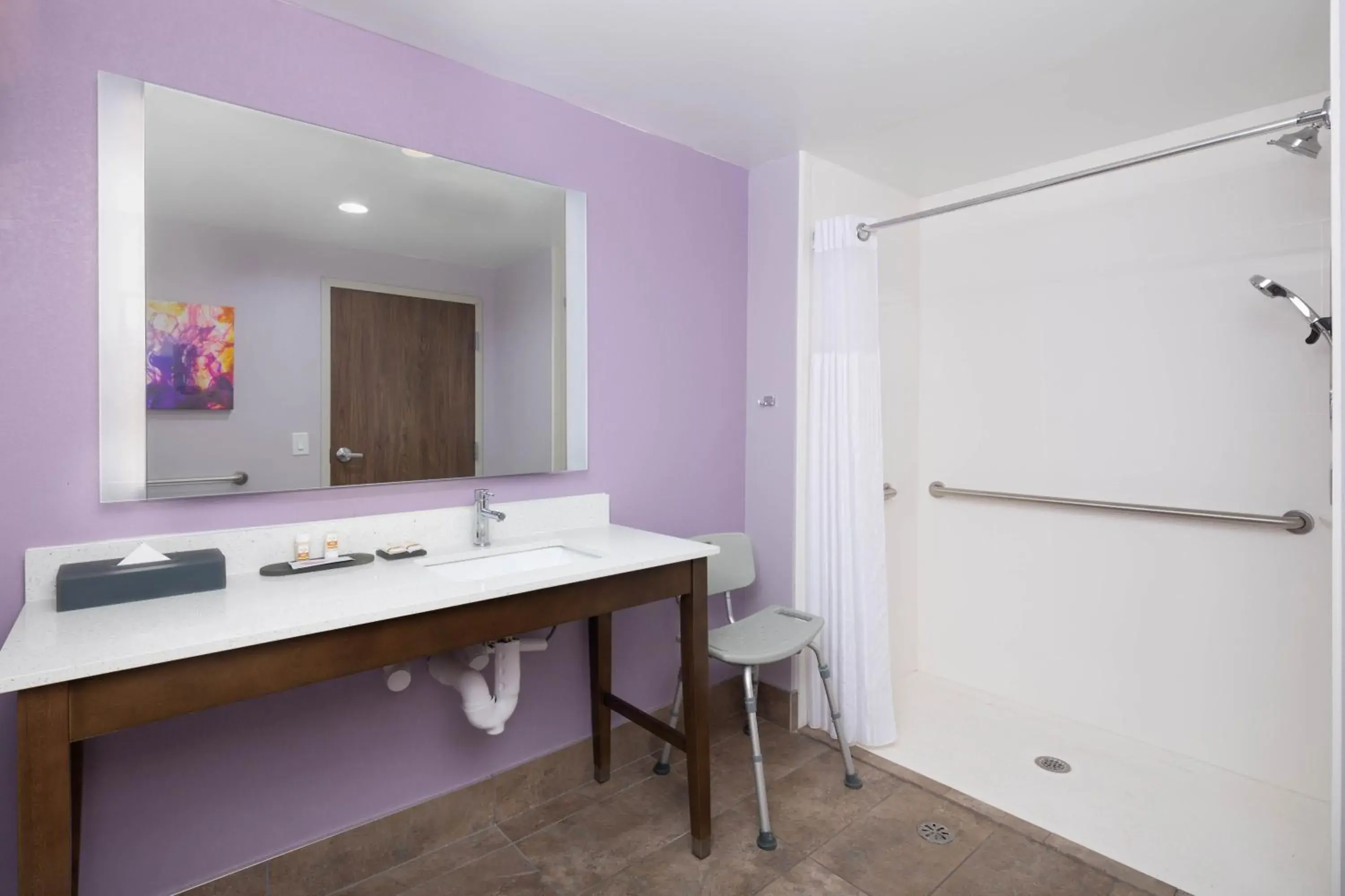 Shower, Bathroom in La Quinta Inn & Suites by Wyndham Perry