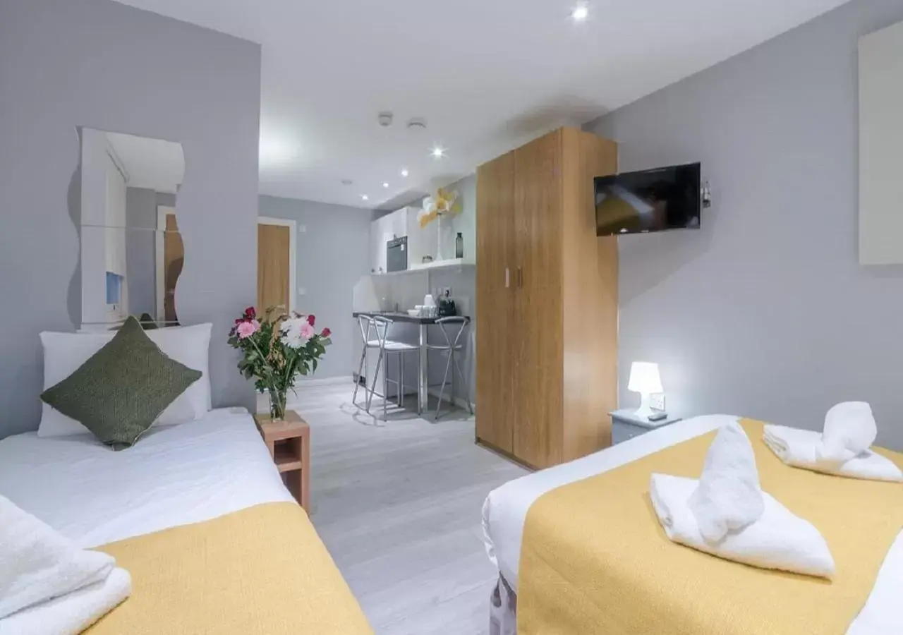 Triple Studio Apartment in Hyde Park Executive Apartments Triple Studio Apartment in Hyde Park Executive Apartments