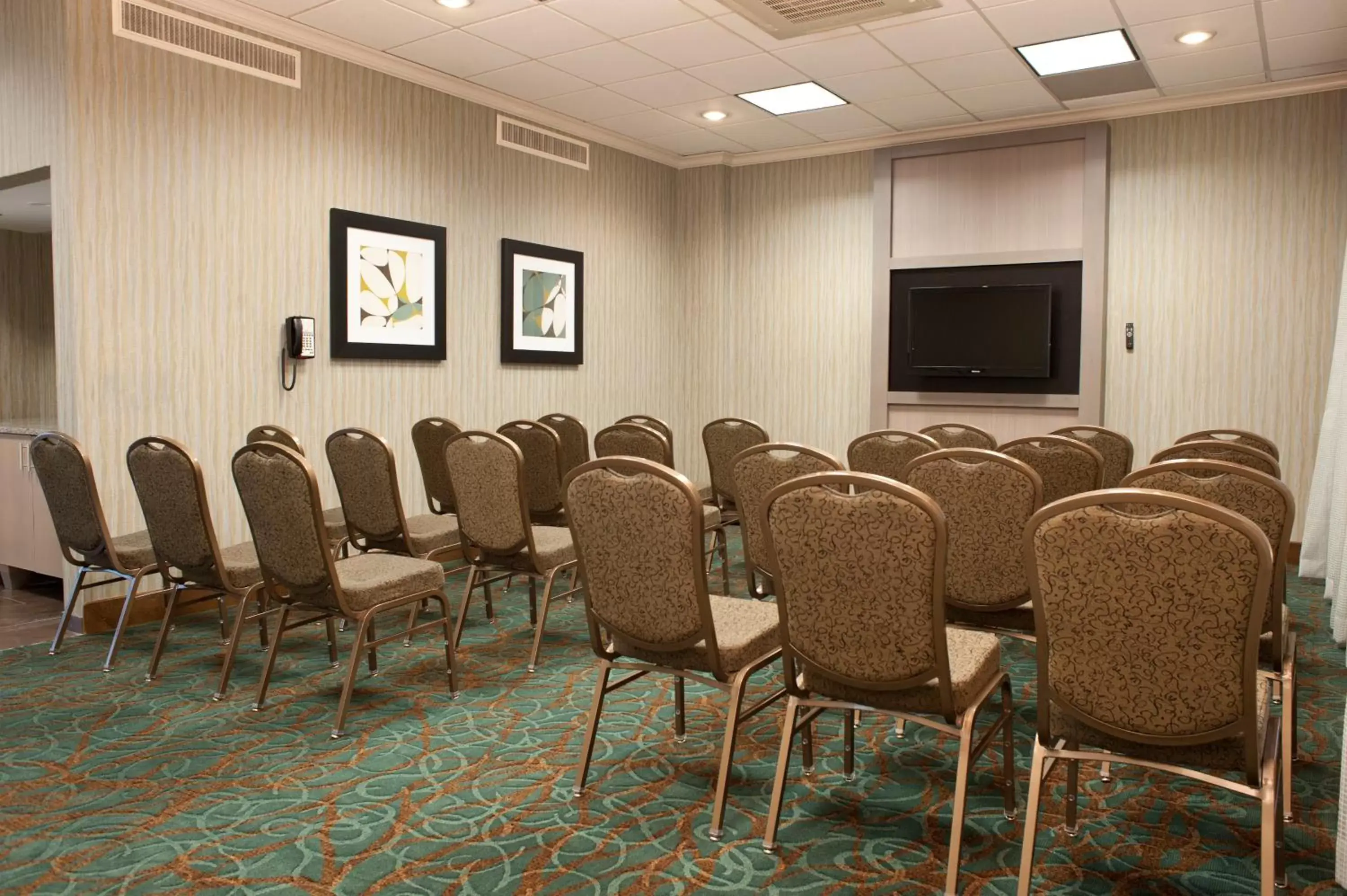 Meeting/conference room in Holiday Inn Rock Island-Quad Cities, an IHG Hotel