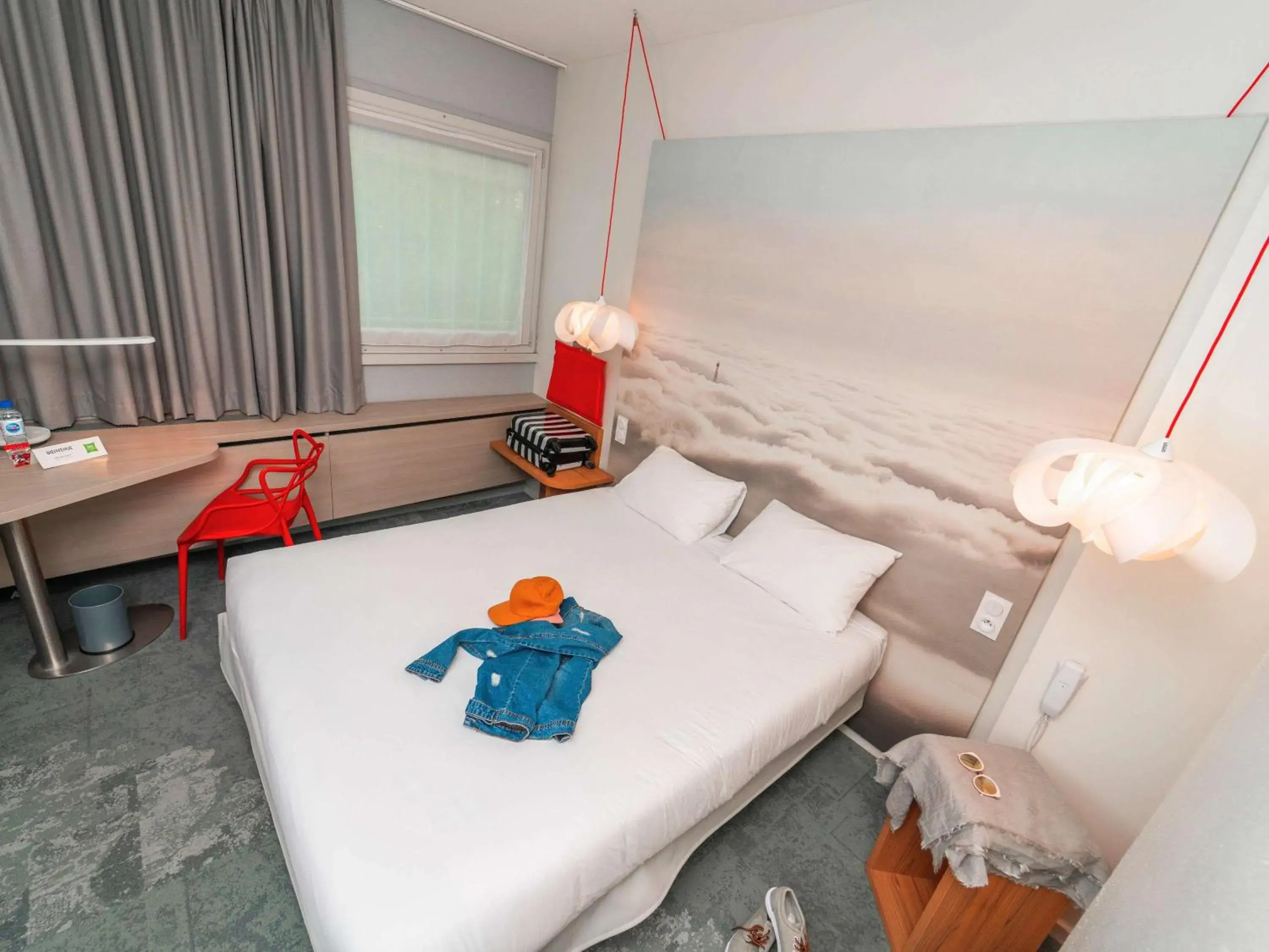 Photo of the whole room, Bed in ibis Styles Paris Velizy