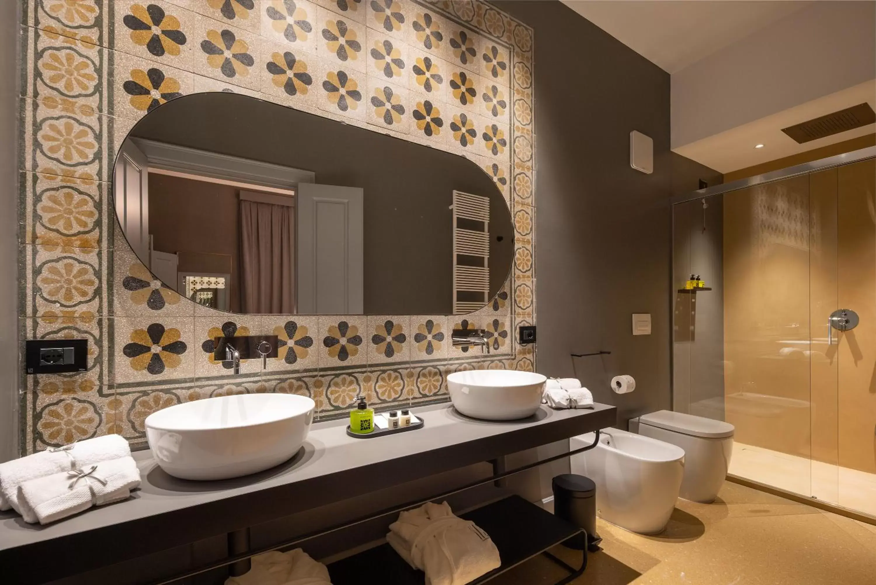 Shower, Bathroom in VIS Urban Suites&Spa