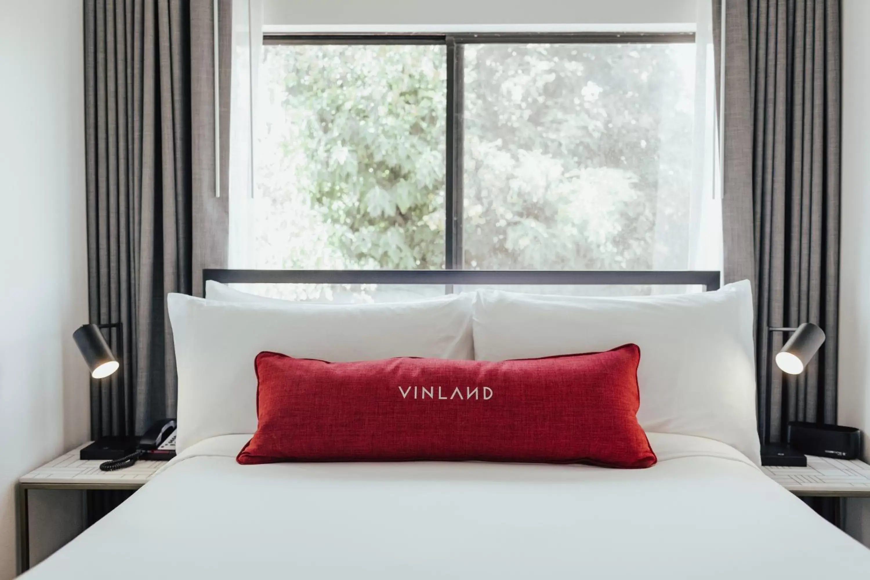Vinland Hotel and Lounge