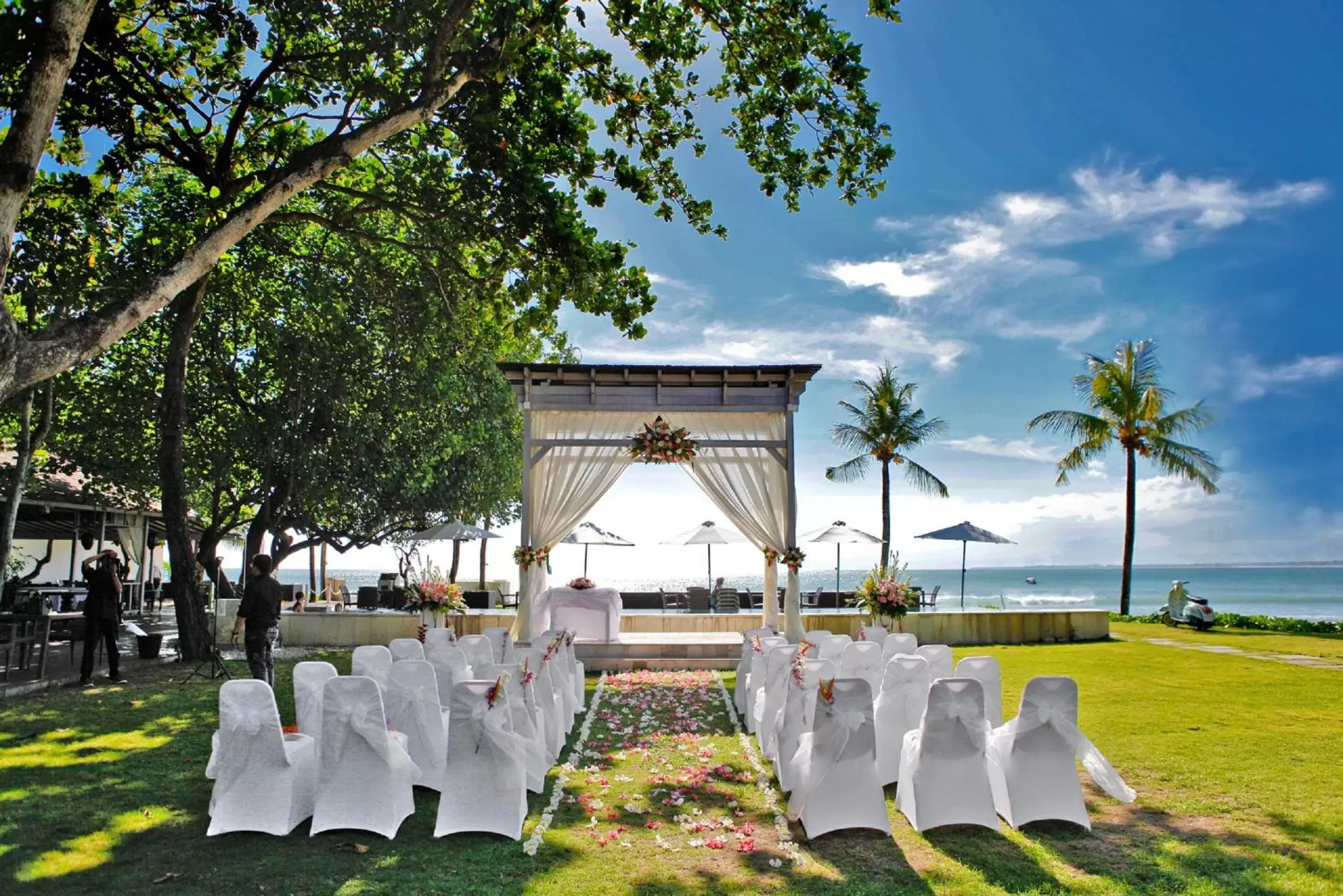Garden, Banquet Facilities in Bali Garden Beach Resort