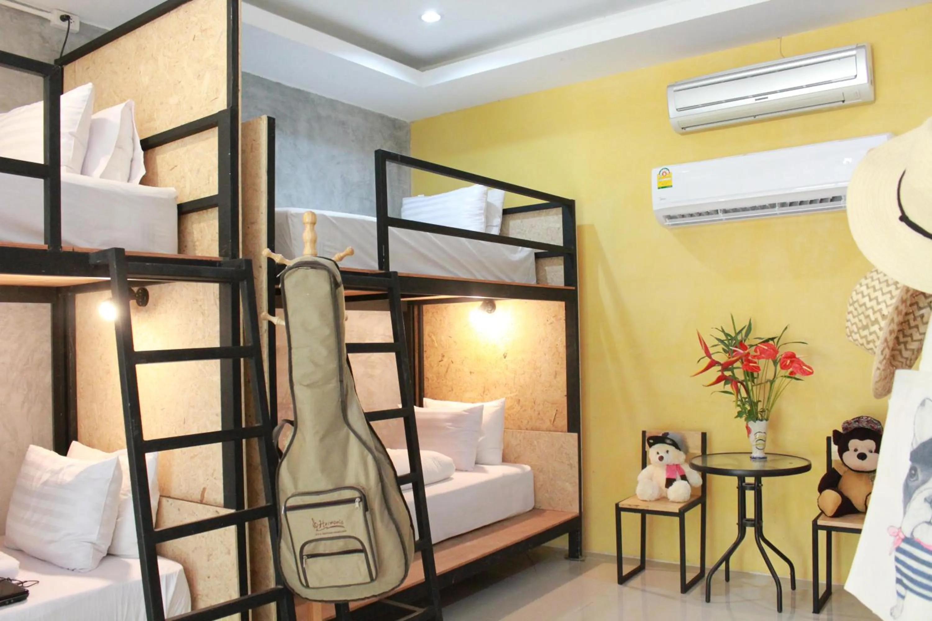 Property building, Bed in Eat n Sleep