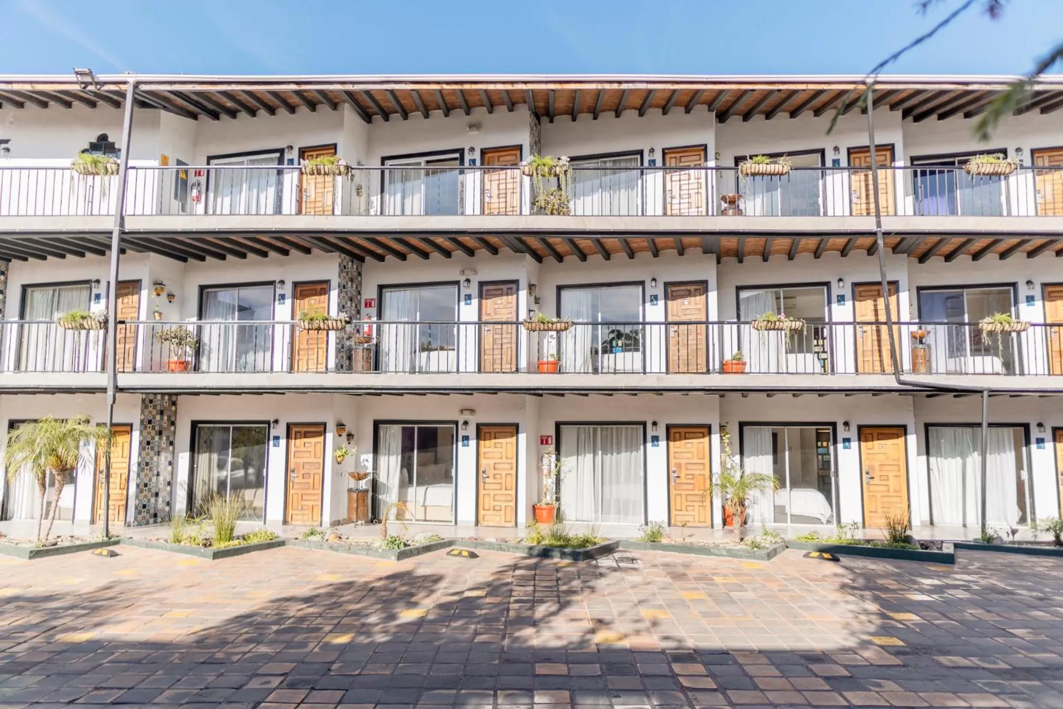 Property building in Hotel Posada El Rey Sol