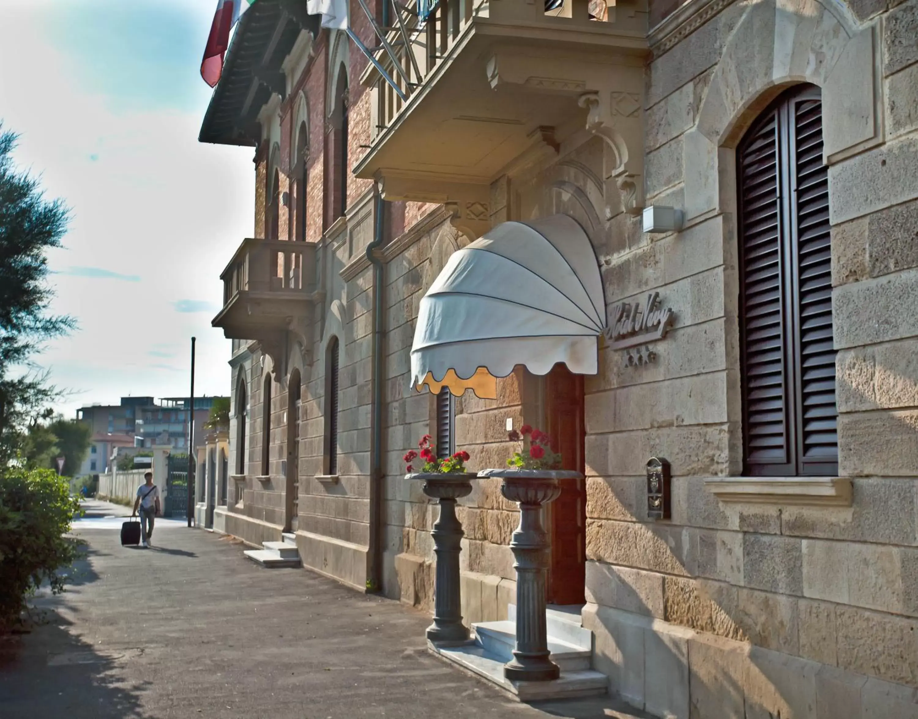 Facade/entrance in Hotel Navy