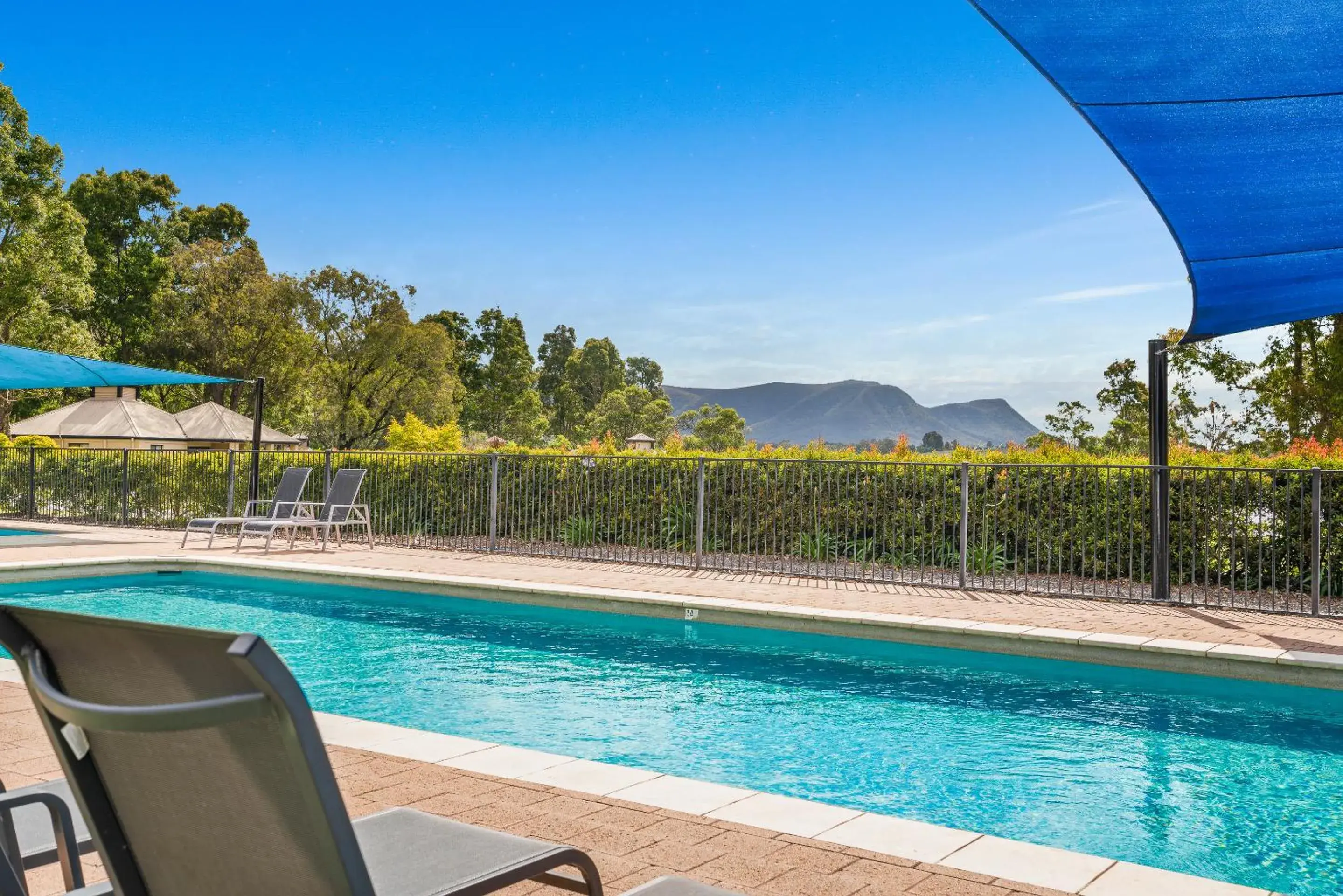 Property building, Swimming Pool in Leisure Inn Pokolbin Hill