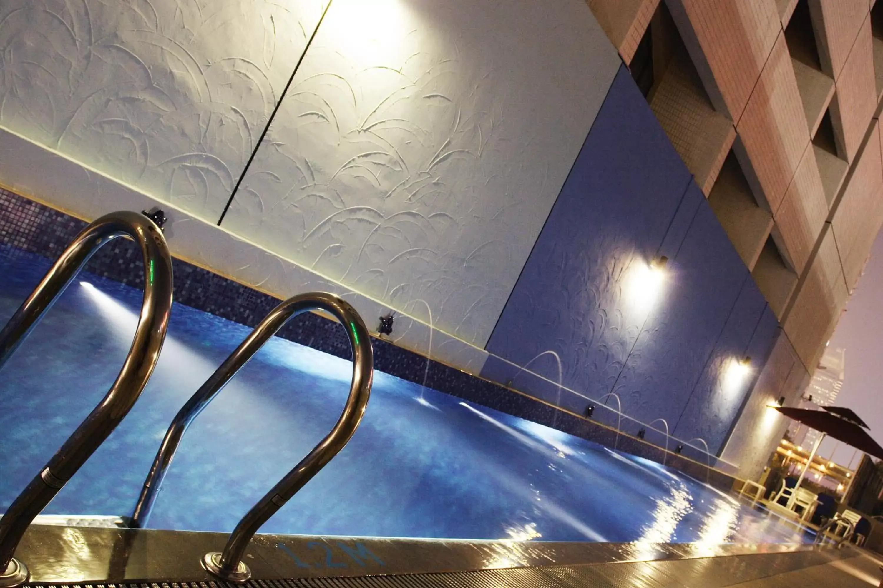 Swimming pool in Hotel Royal Queens Swimming pool in Hotel Royal Queens