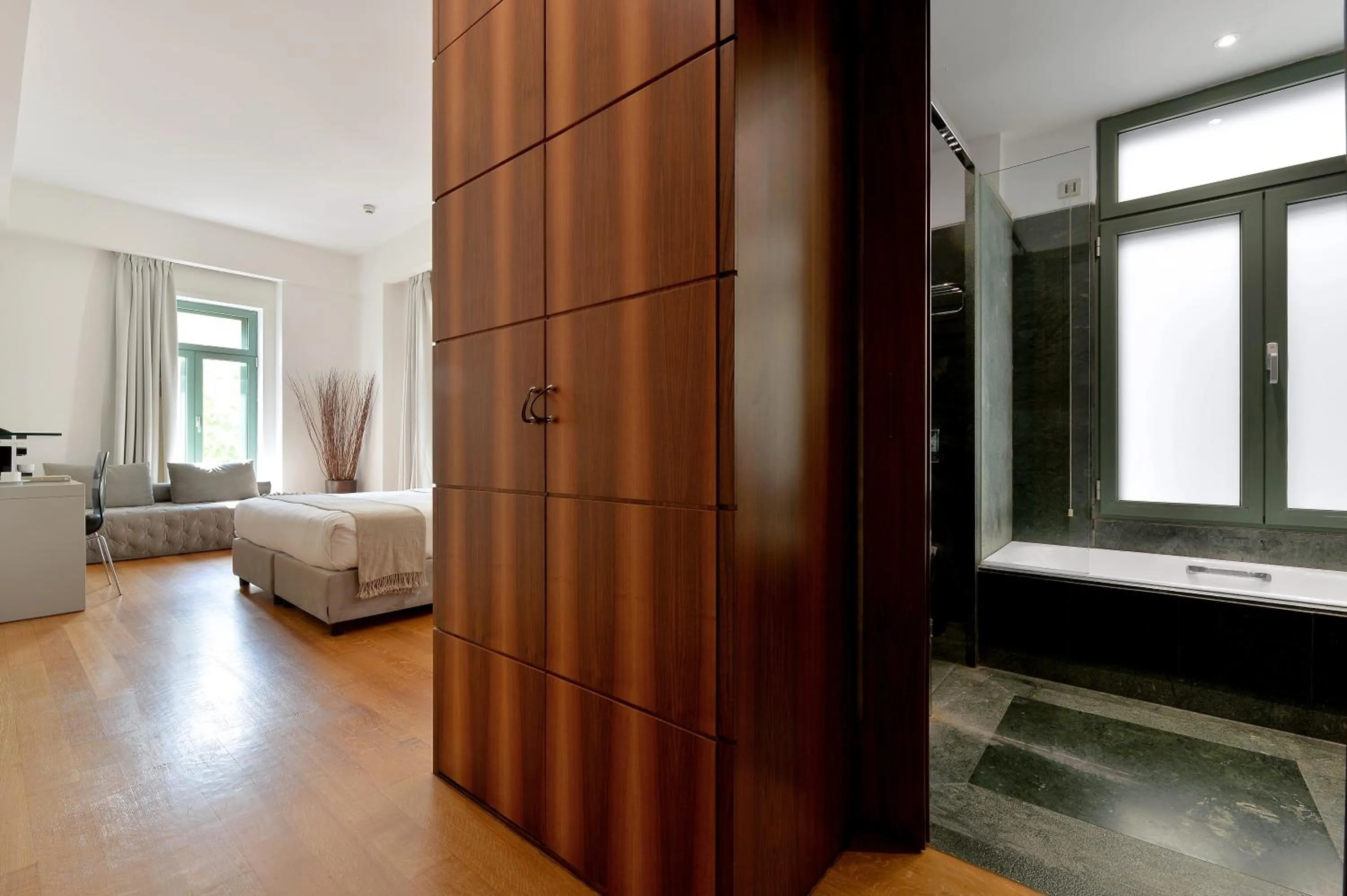 Bed in Athenaeum Eridanus Luxury Hotel