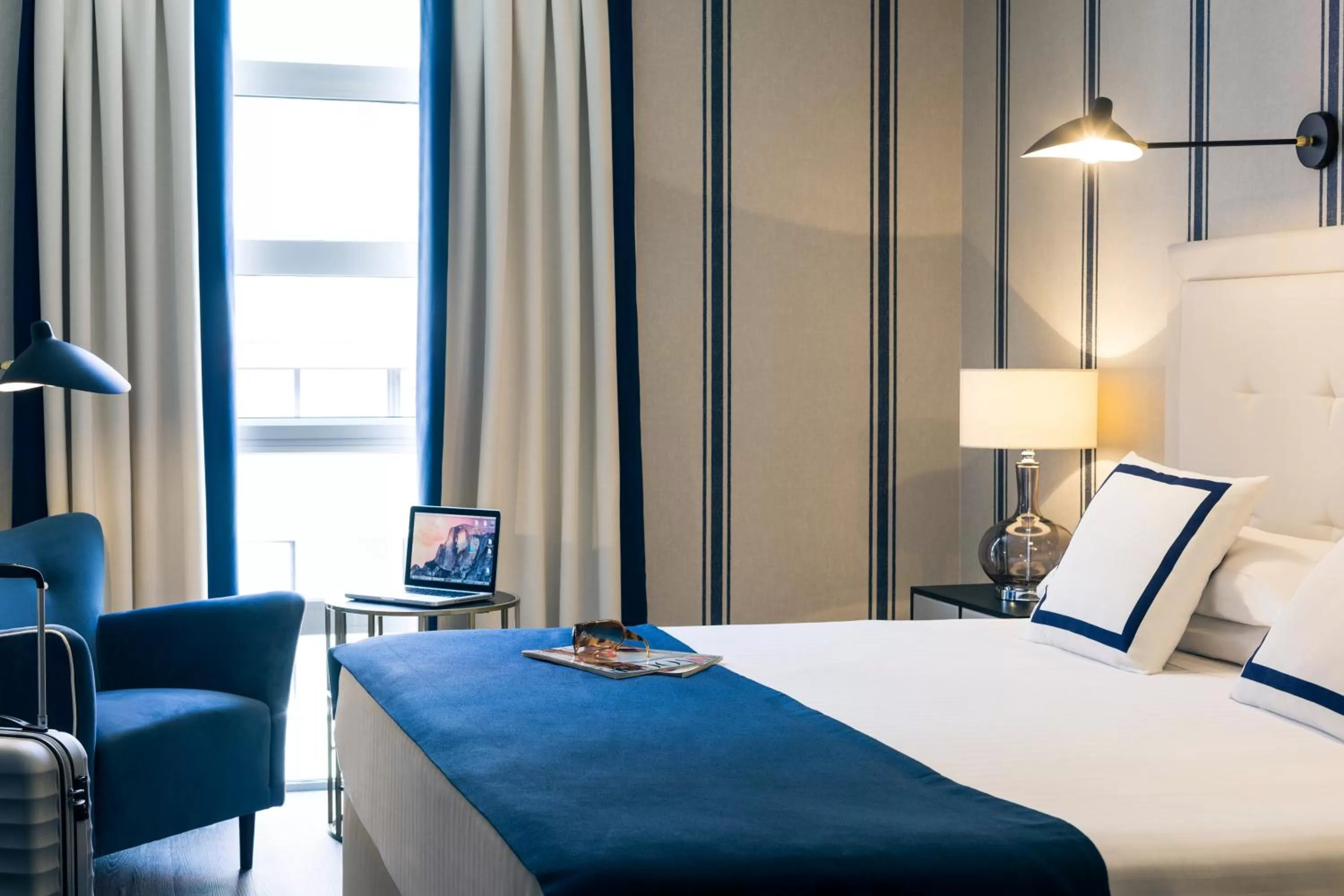 Photo of the whole room, Bed in Hotel Mercure Jardines de Albia