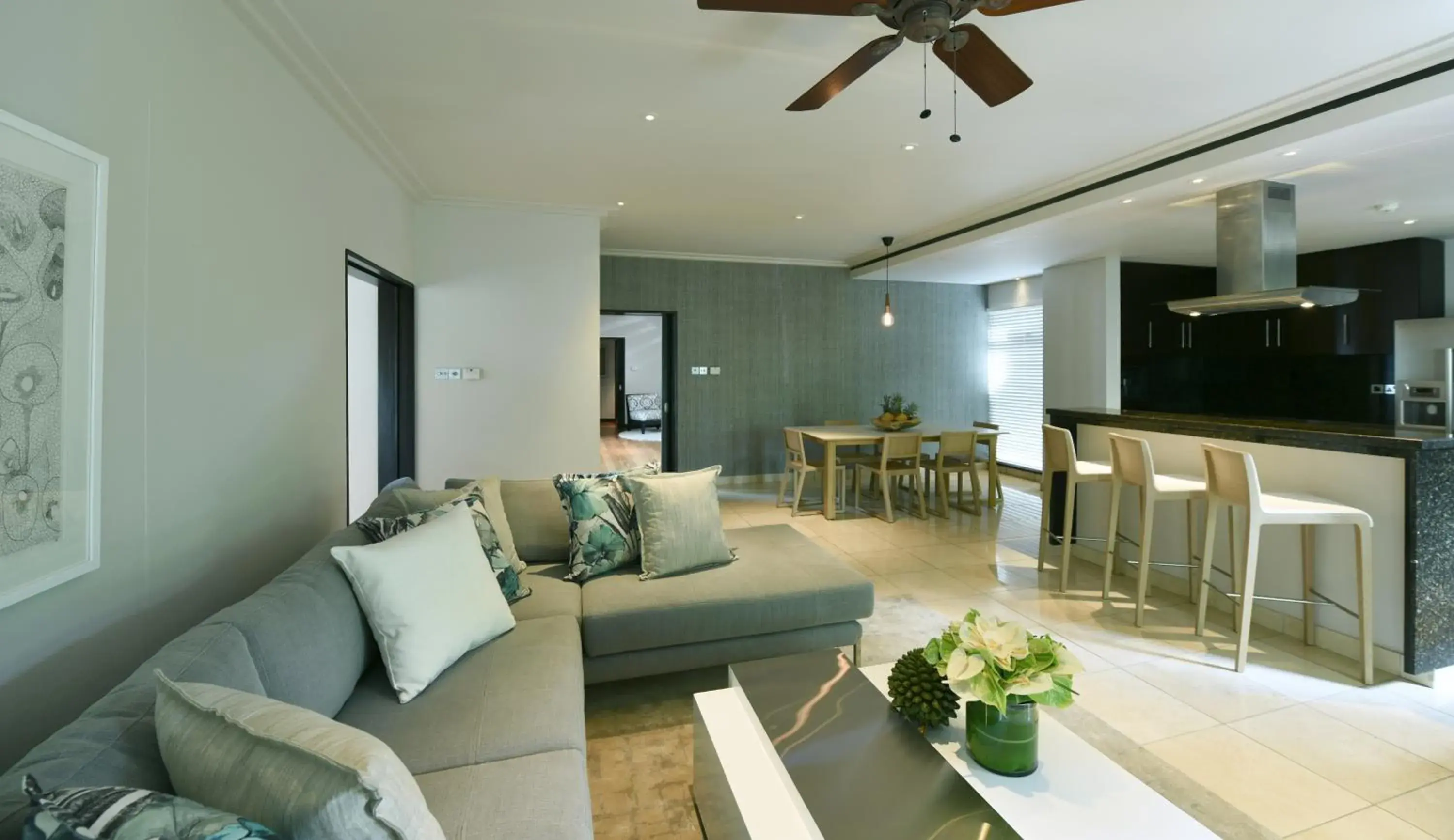 Kitchen or kitchenette, Seating Area in Four Seasons Resort Mauritius at Anahita